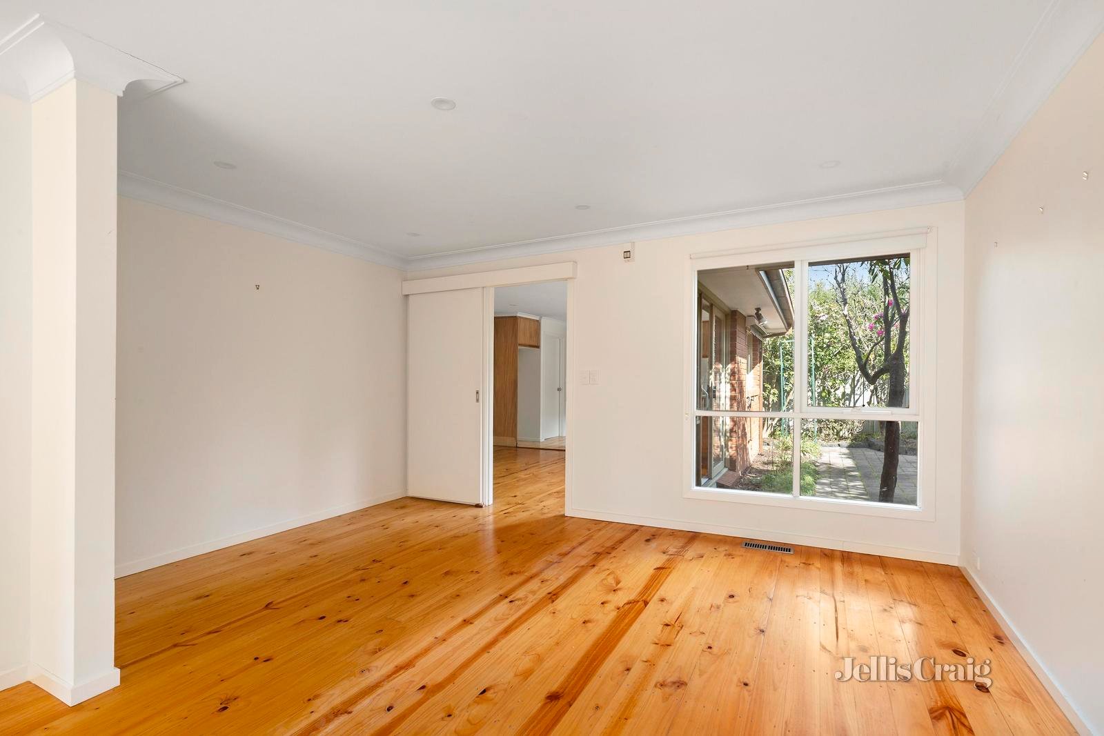 2/72 Essex Road, Surrey Hills image 3