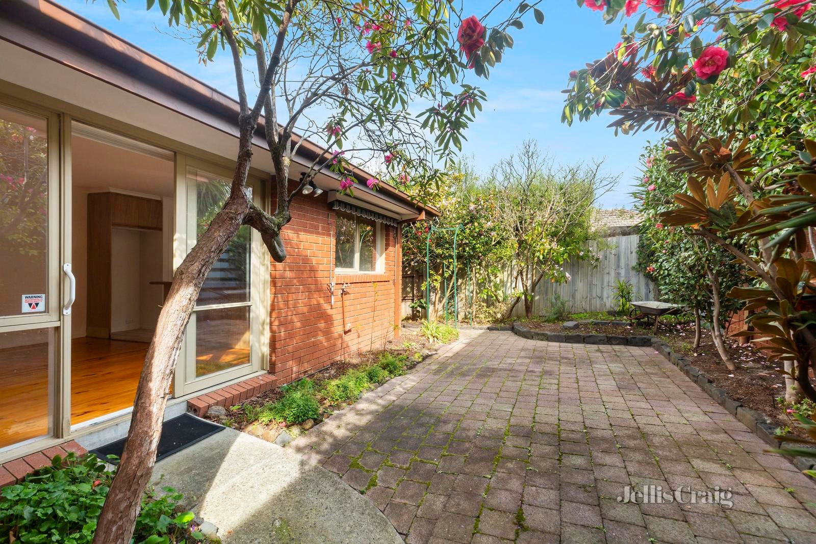 2/72 Essex Road, Surrey Hills image 5