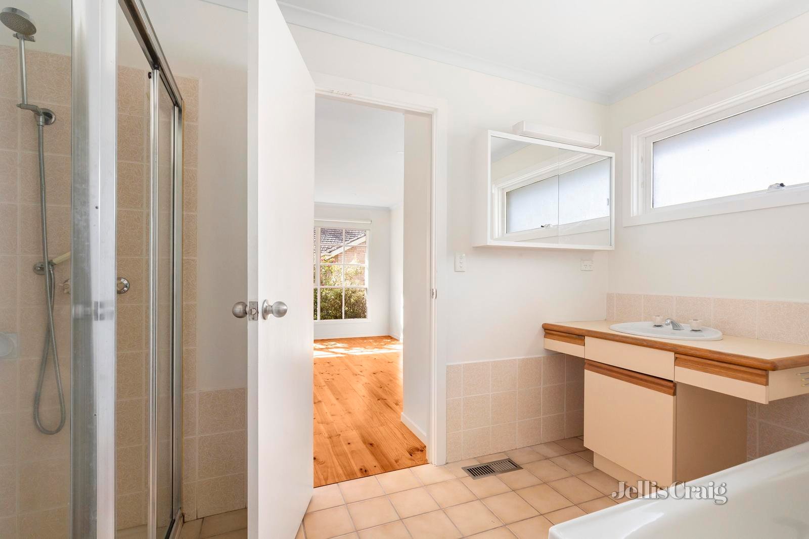 2/72 Essex Road, Surrey Hills image 7