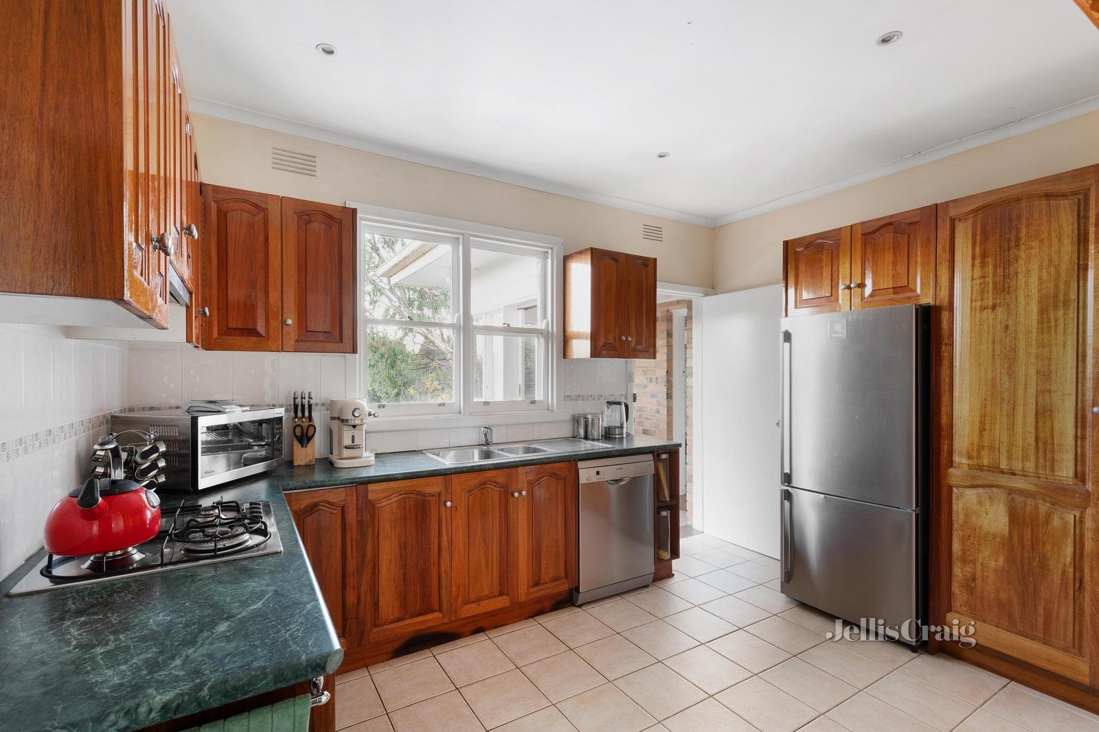 272 Lower Plenty Road, Rosanna image 6