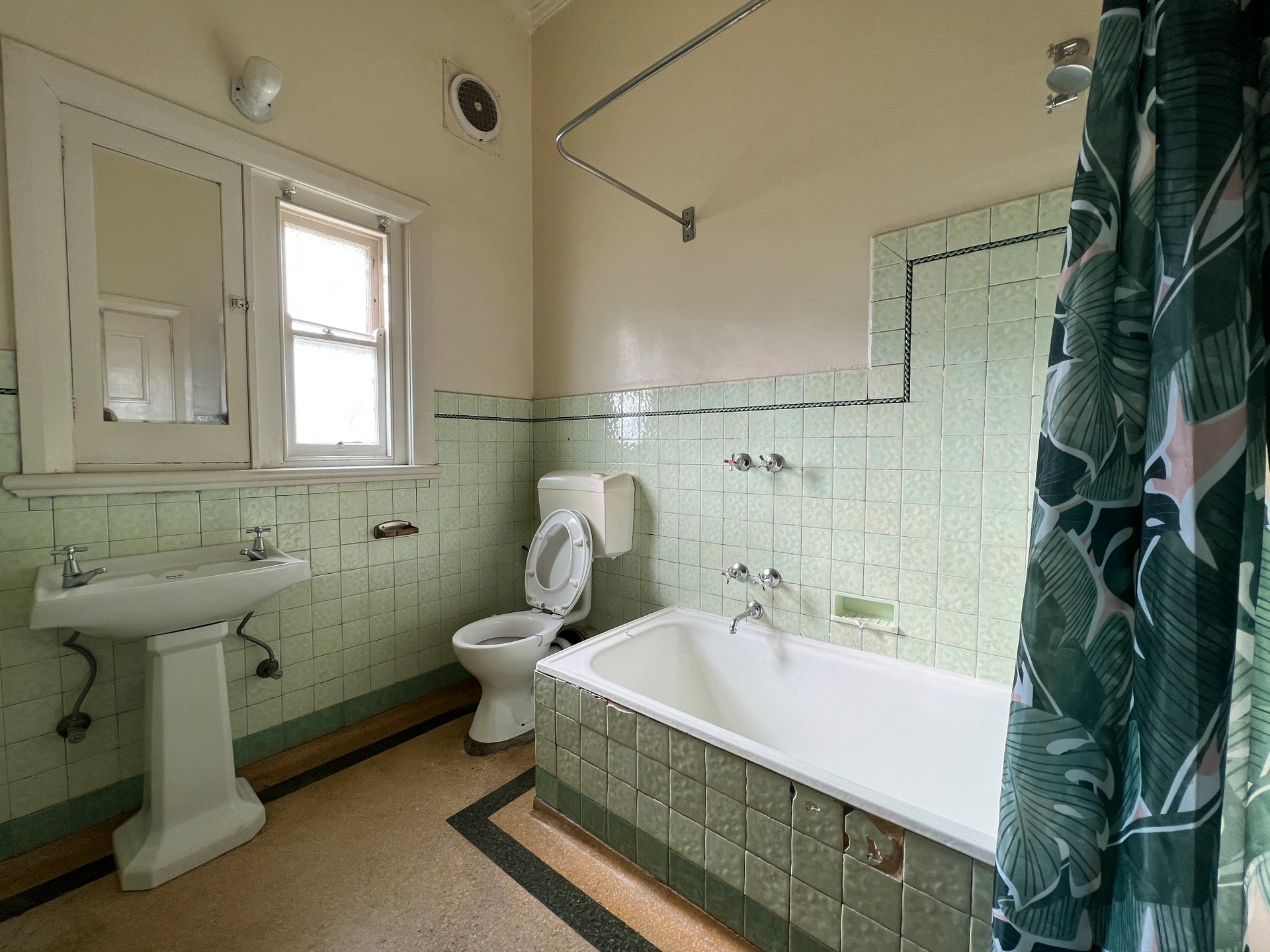 2/72 McKillop Street, Geelong image 7