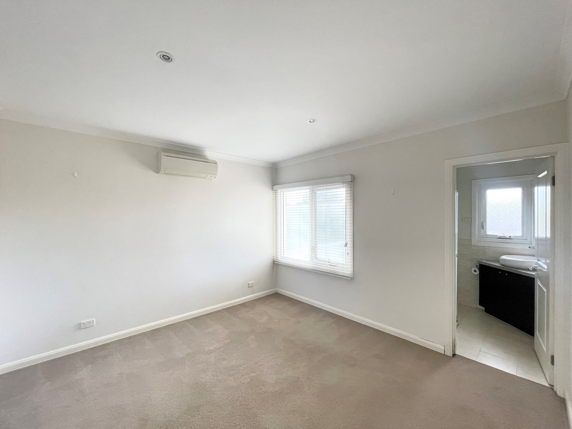 272 Neerim Road, Carnegie image 4