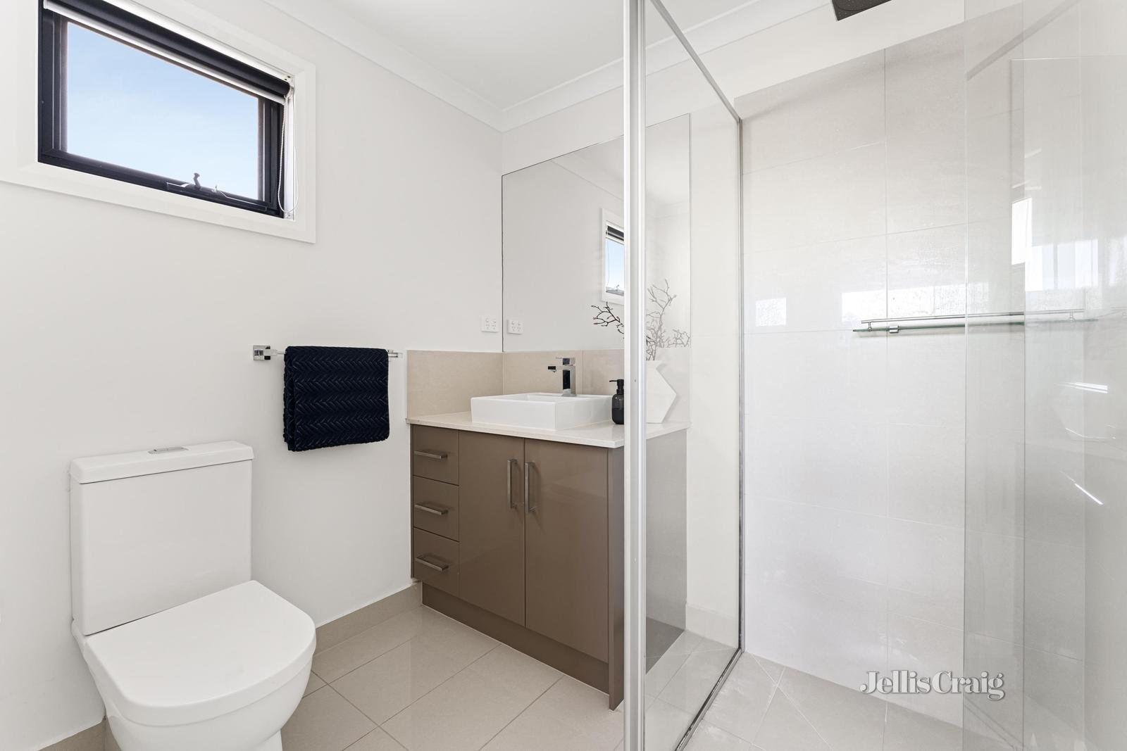 2/72 White Street, Mordialloc image 7