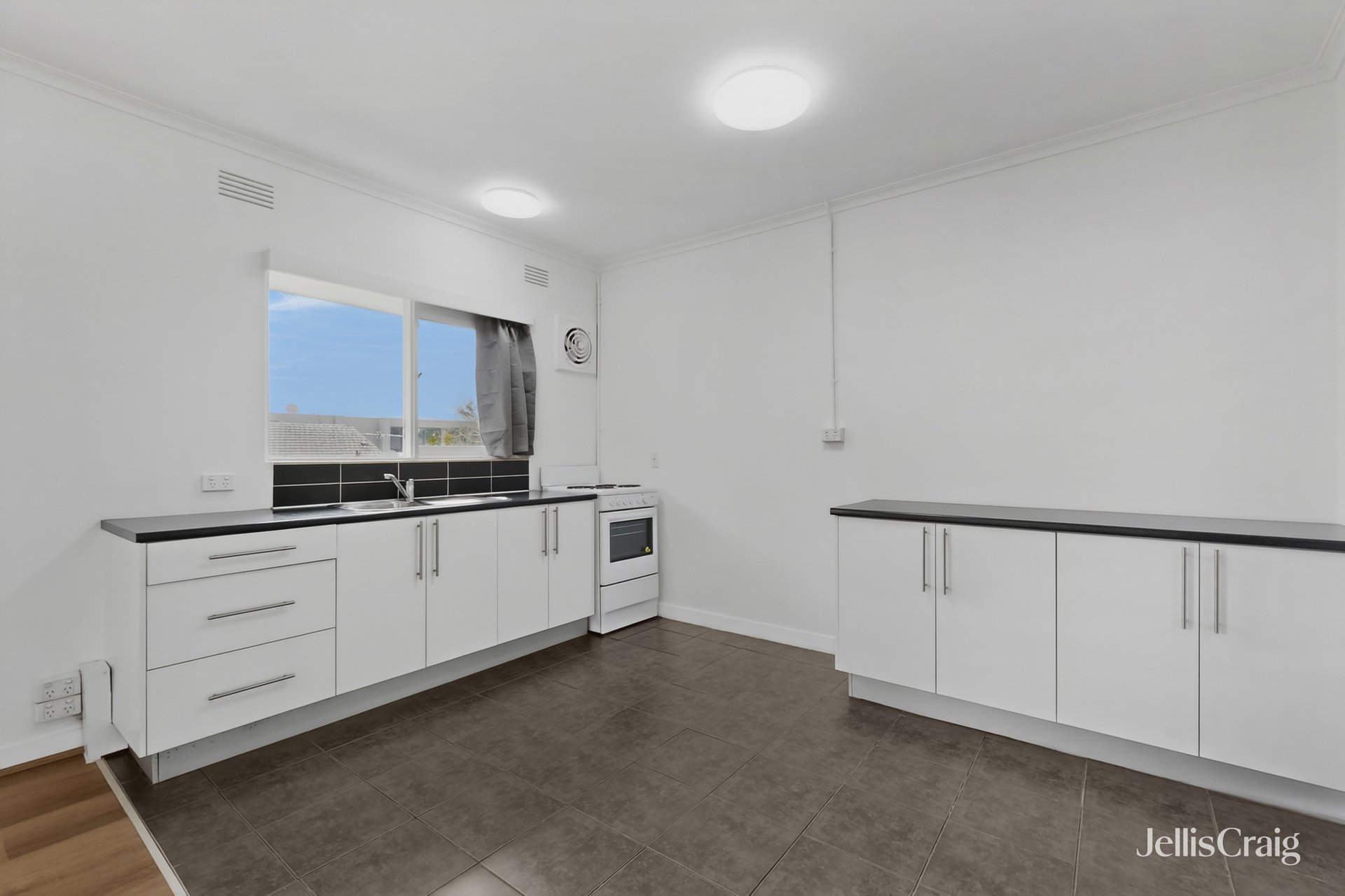 27/3-5 Kireep Road, Balwyn image 13