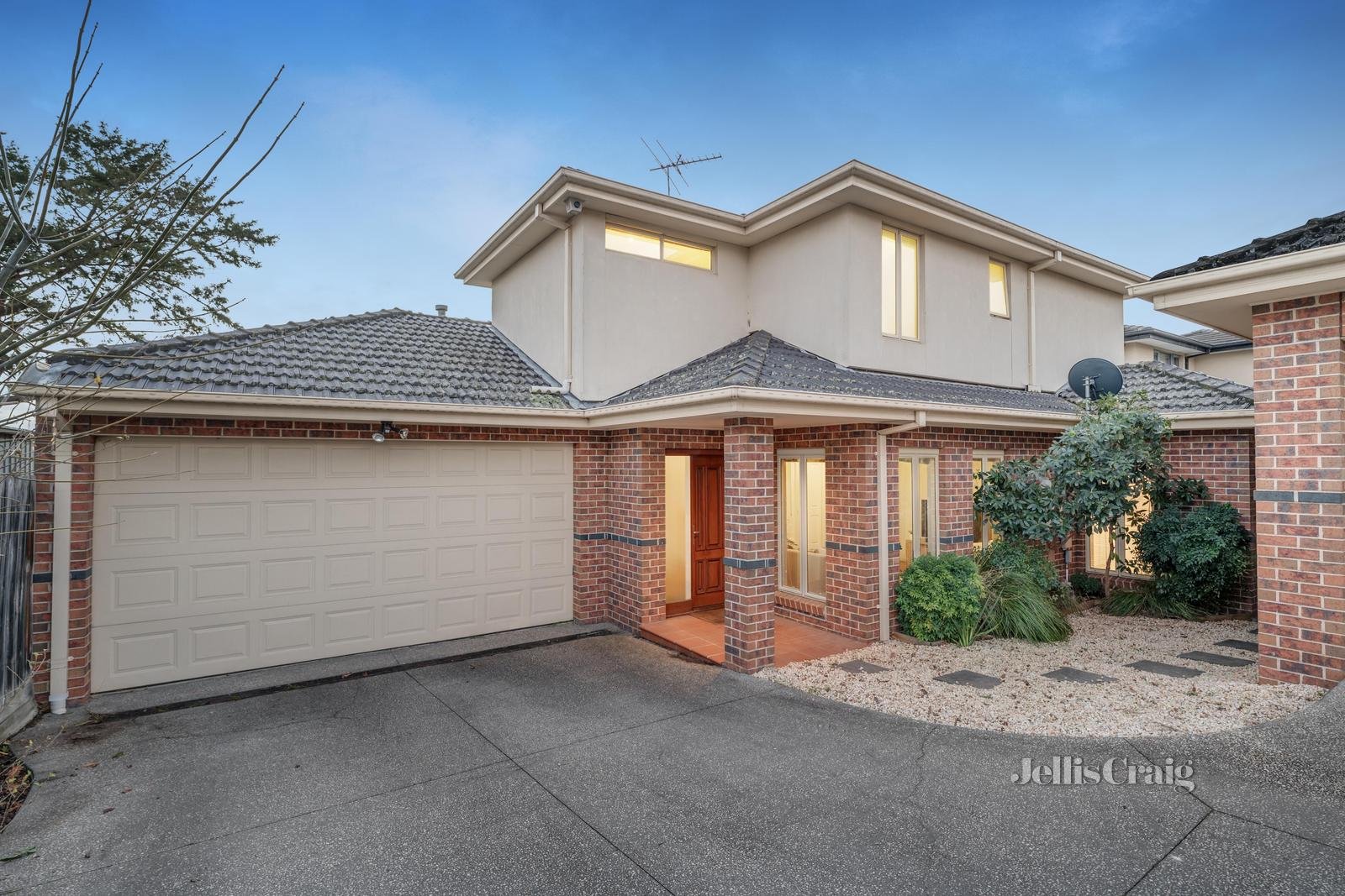 2/73 Stanley Avenue, Mount Waverley image 1