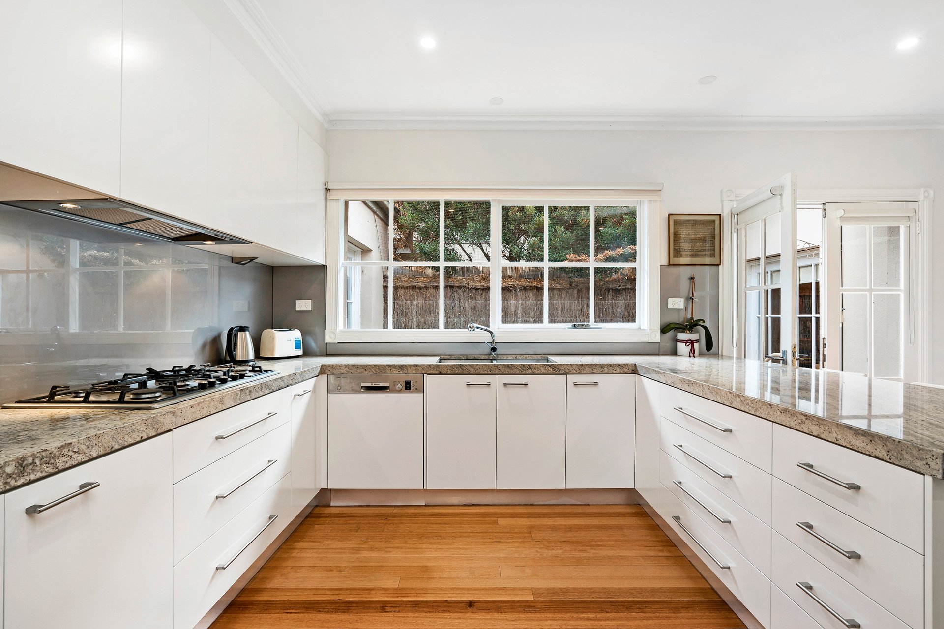 Property Gallery Thumbnail 6