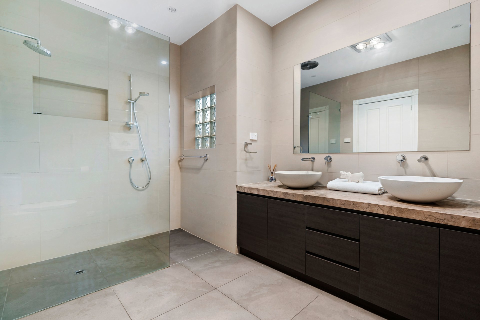 Property Gallery Thumbnail 9