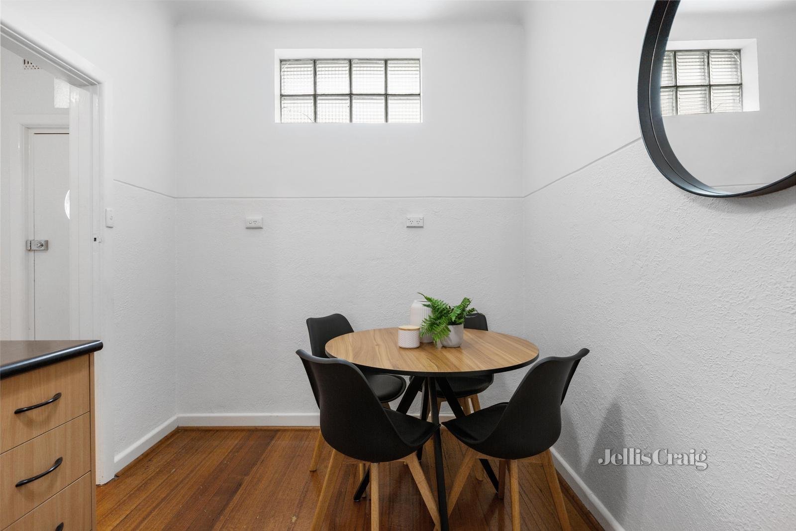 2/74 Canterbury Road, Toorak image 5