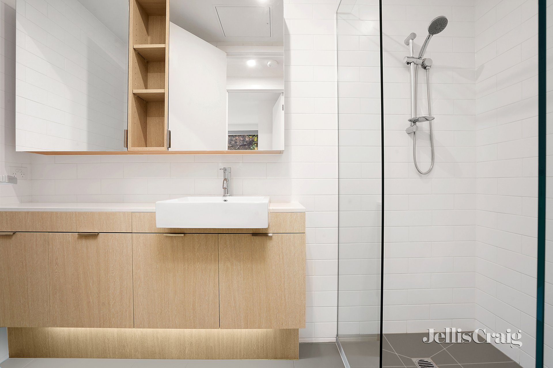 2/74 Darebin Street, Heidelberg image 5