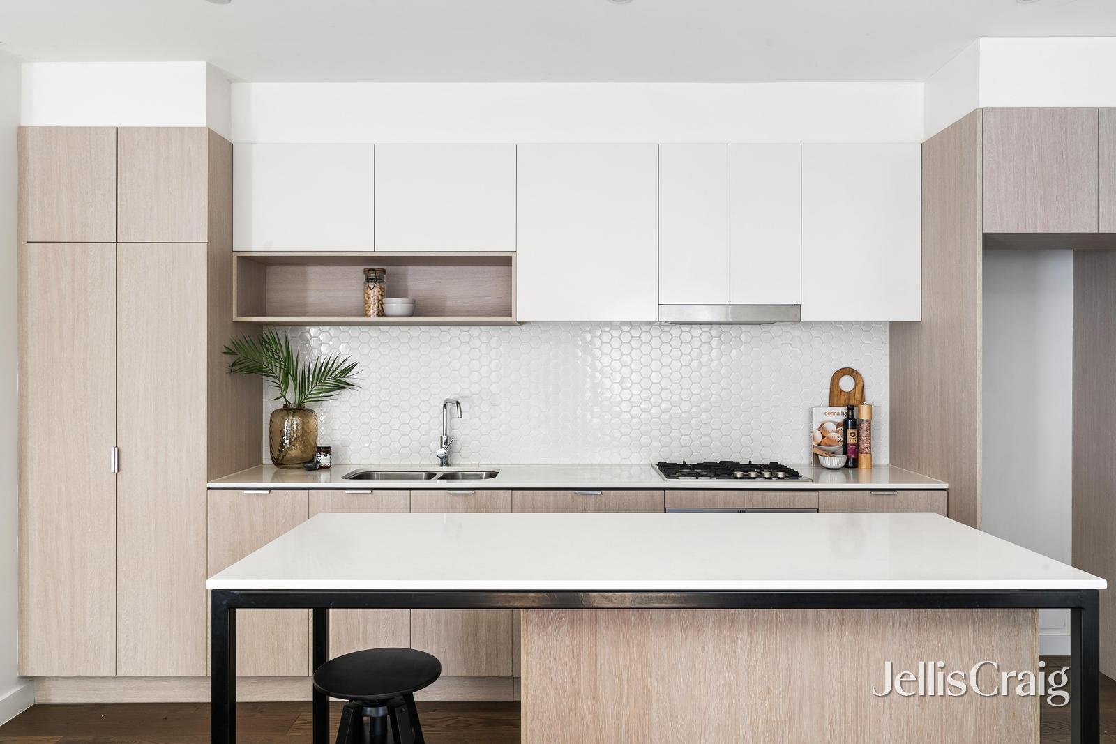 2/74 Darebin Street, Heidelberg image 3