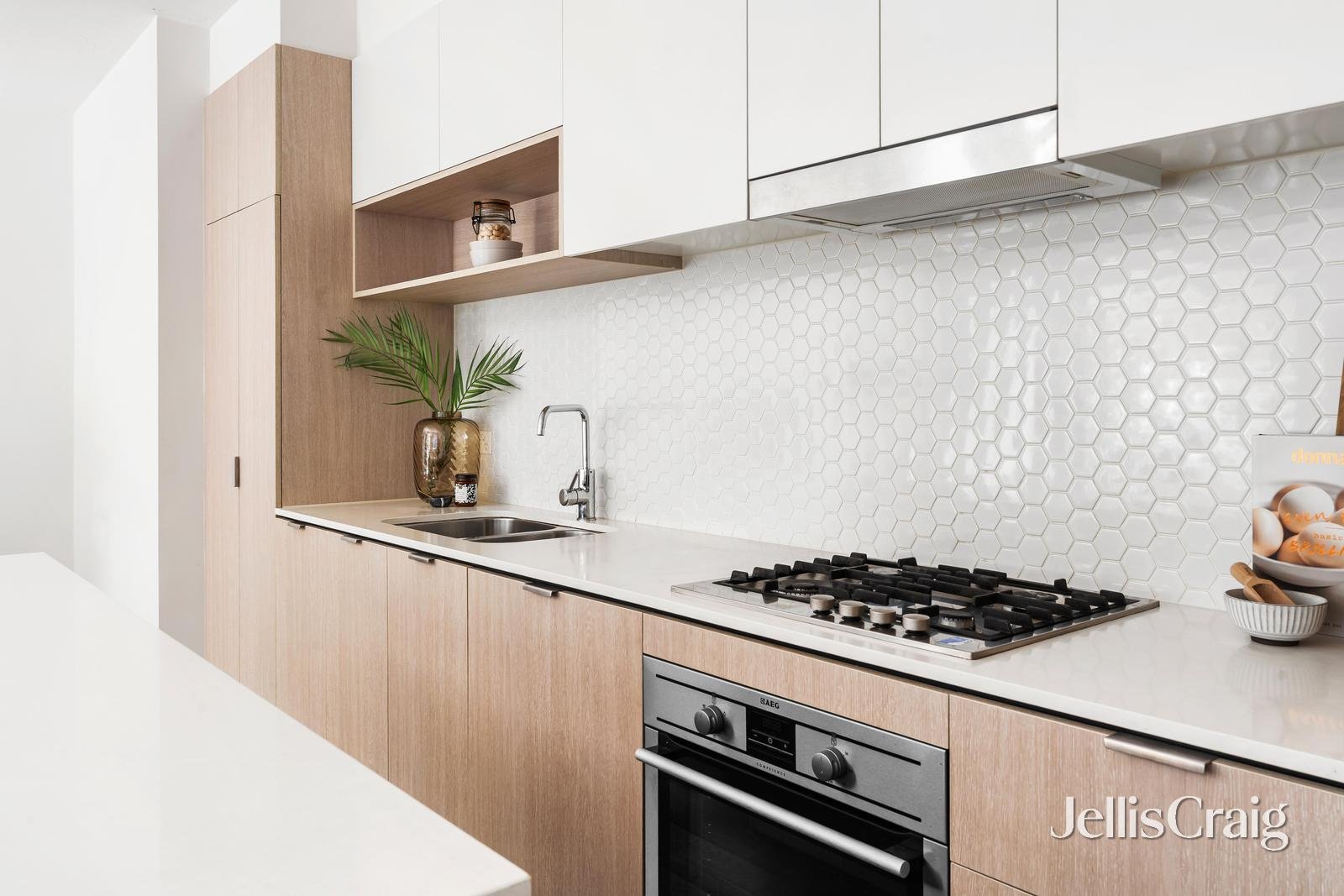 2/74 Darebin Street, Heidelberg image 4