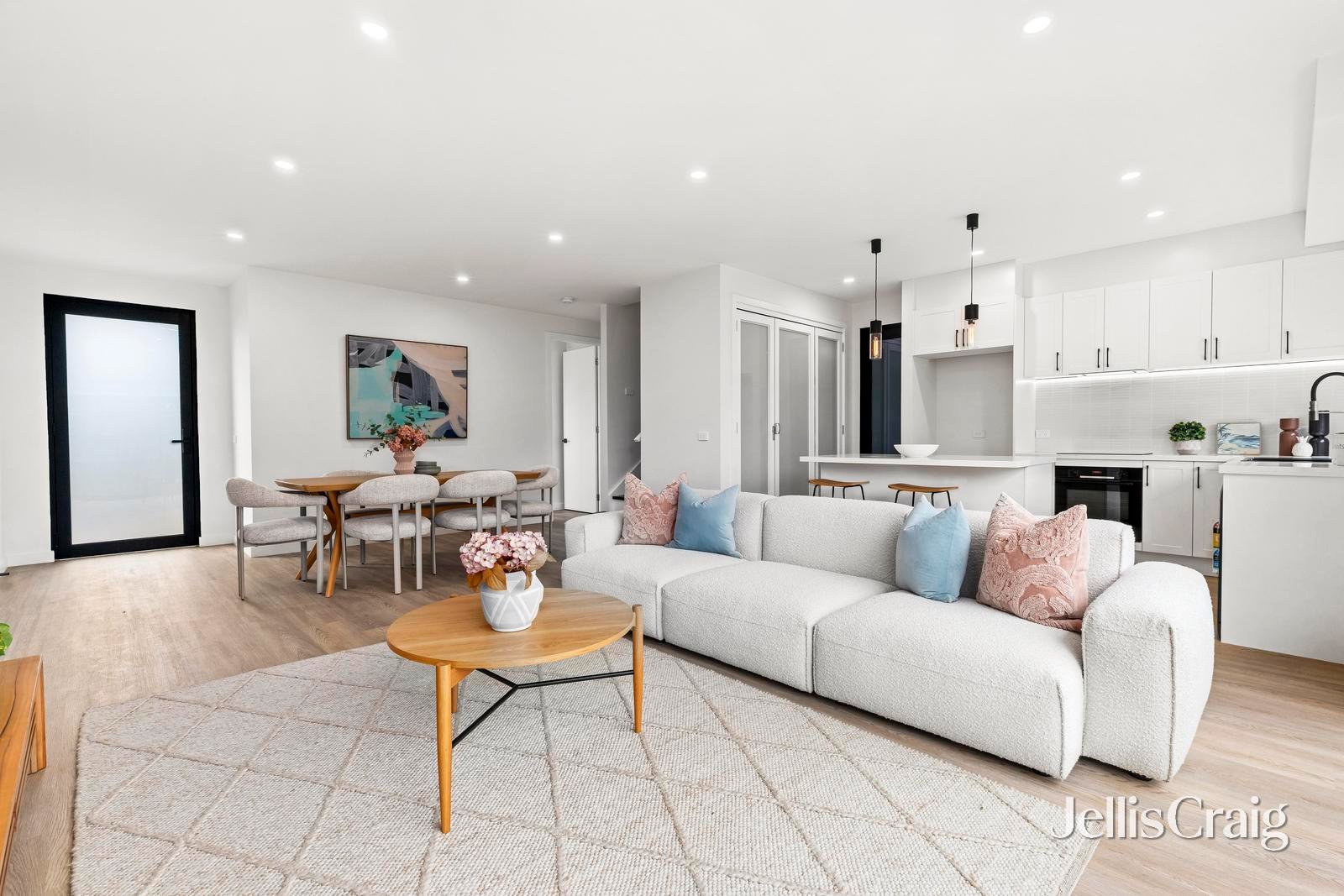 2/74 Ferntree Gully Road, Oakleigh&nbsp;East image 2
