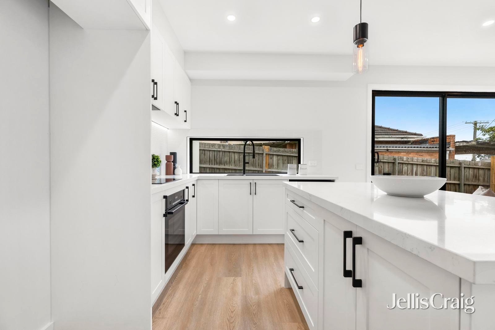 2/74 Ferntree Gully Road, Oakleigh&nbsp;East image 4