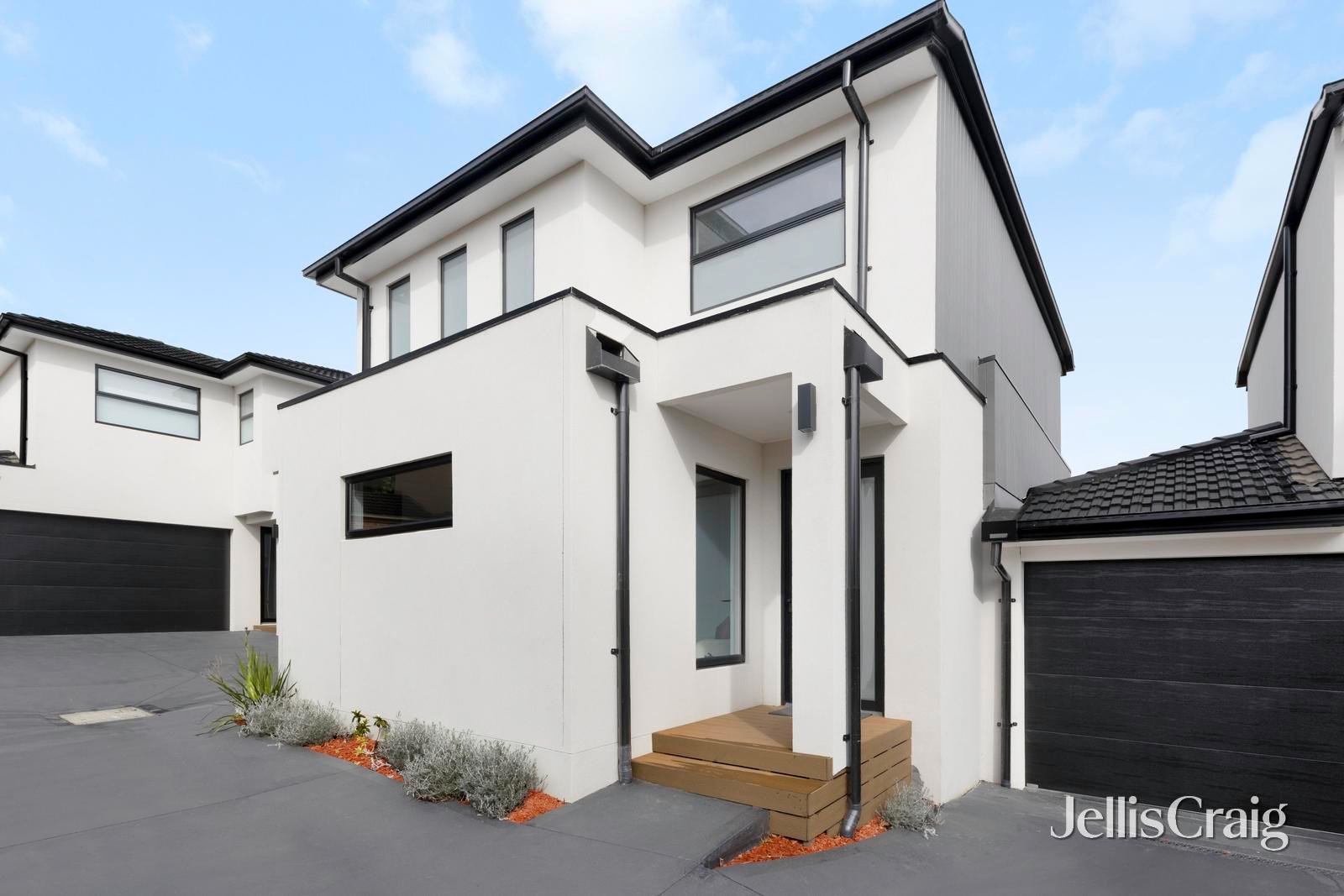 2/74 Ferntree Gully Road, Oakleigh&nbsp;East image 2