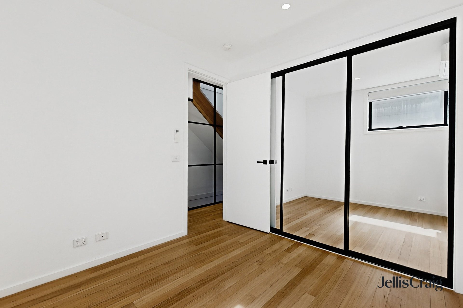 2/74 Nott Street, Port&nbsp;Melbourne image 9