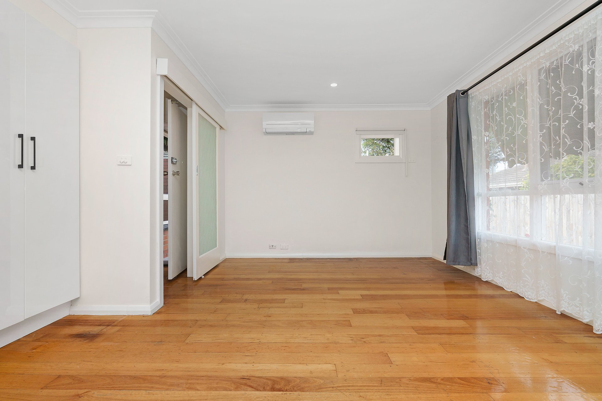 Property Gallery Thumbnail 3