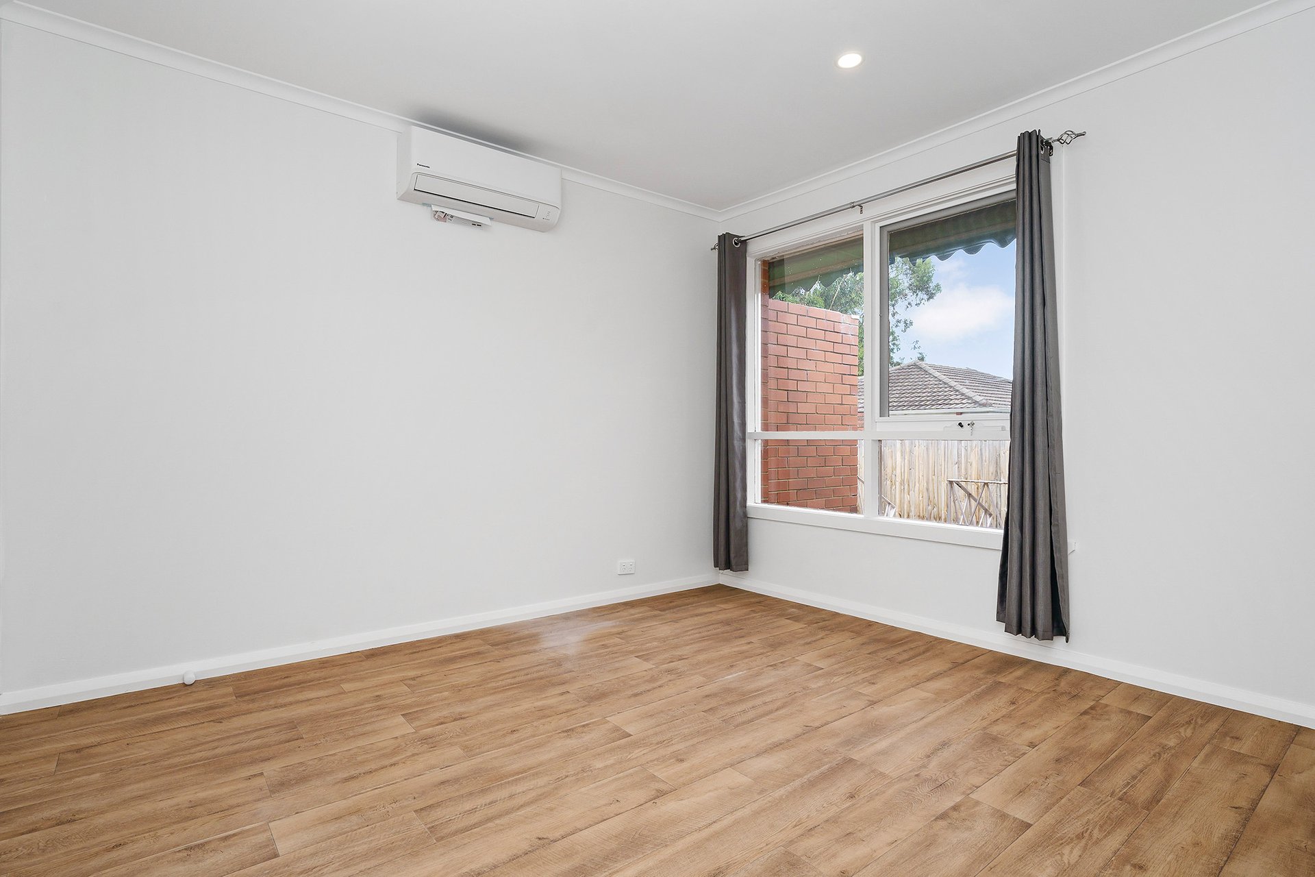Property Gallery Thumbnail 4