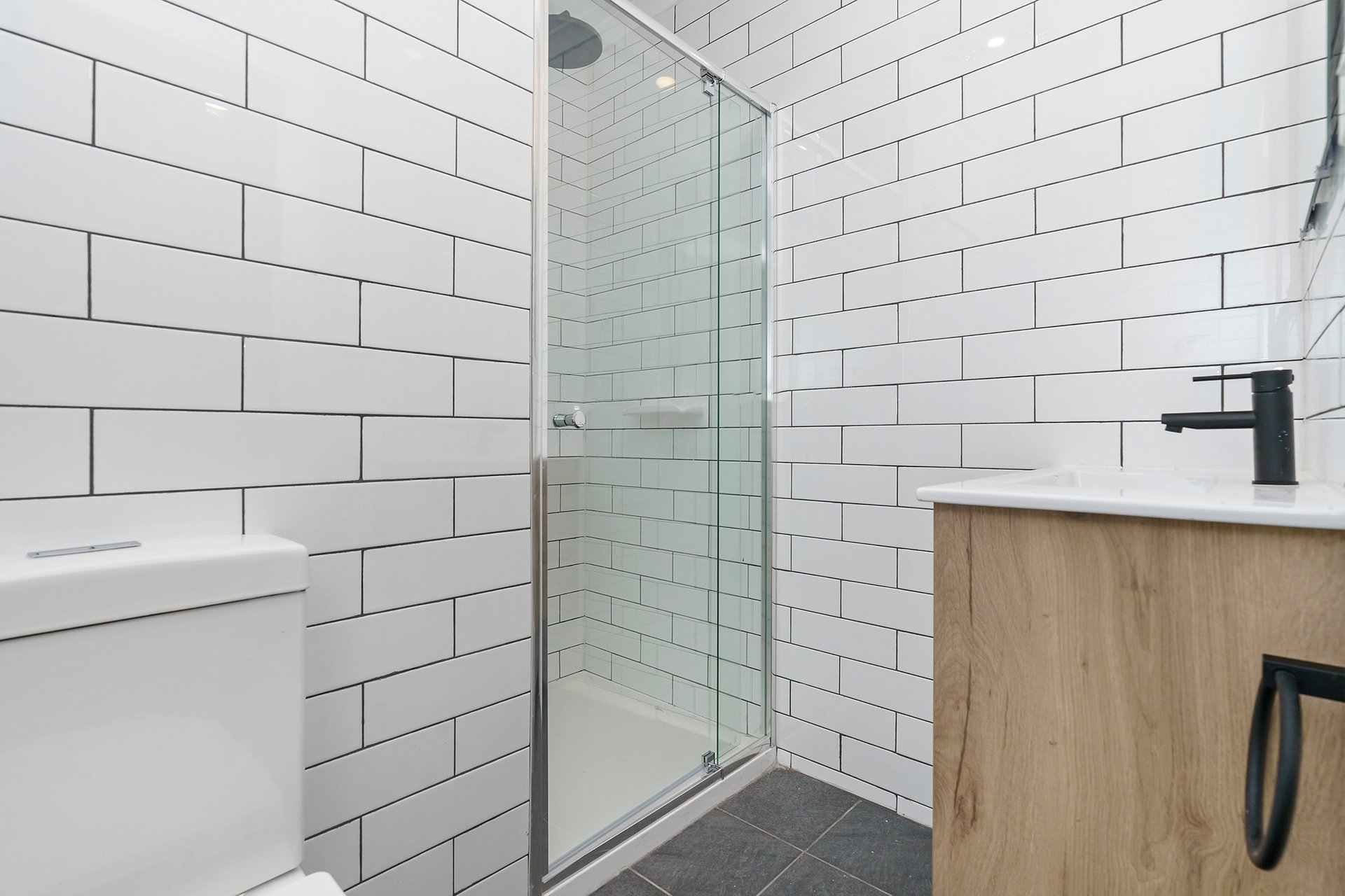 Property Gallery Thumbnail 6