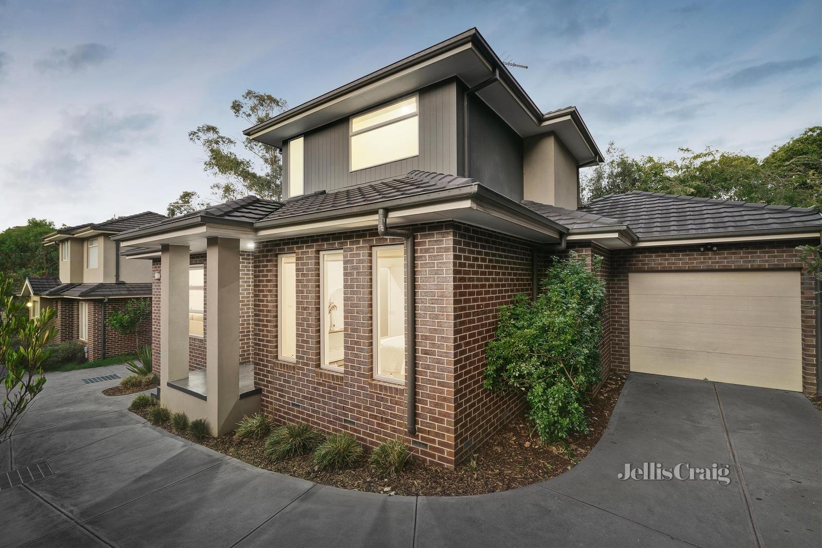 2/74 Sherbourne Road, Montmorency image 1