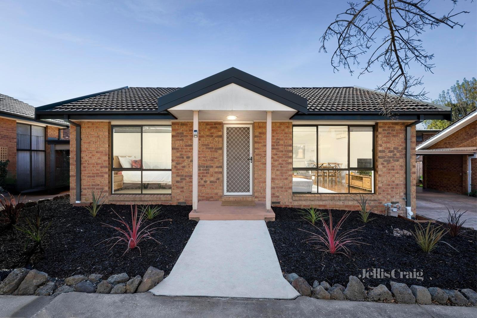 2/75 Cave Hill Road, Lilydale image 1
