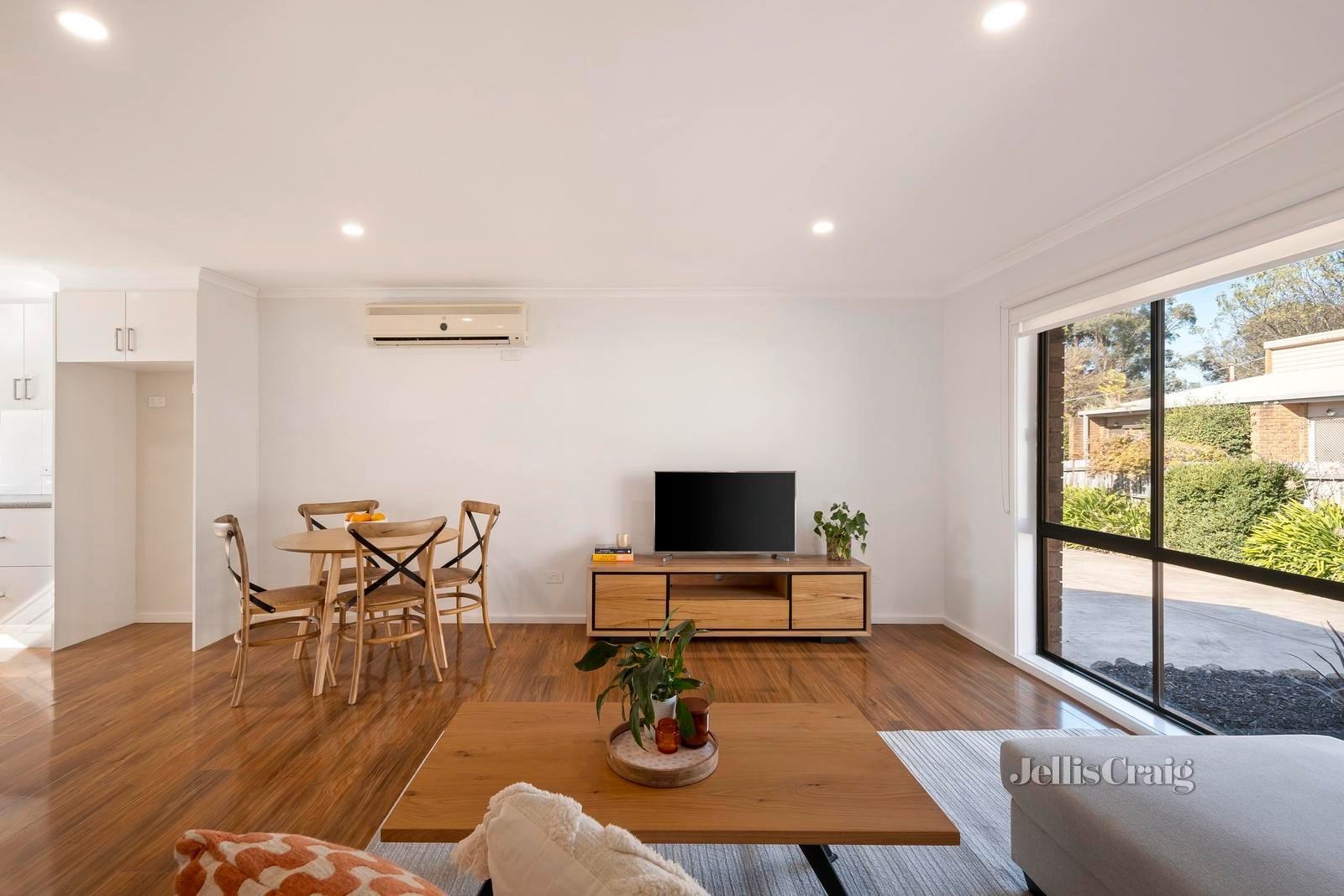 2/75 Cave Hill Road, Lilydale image 2