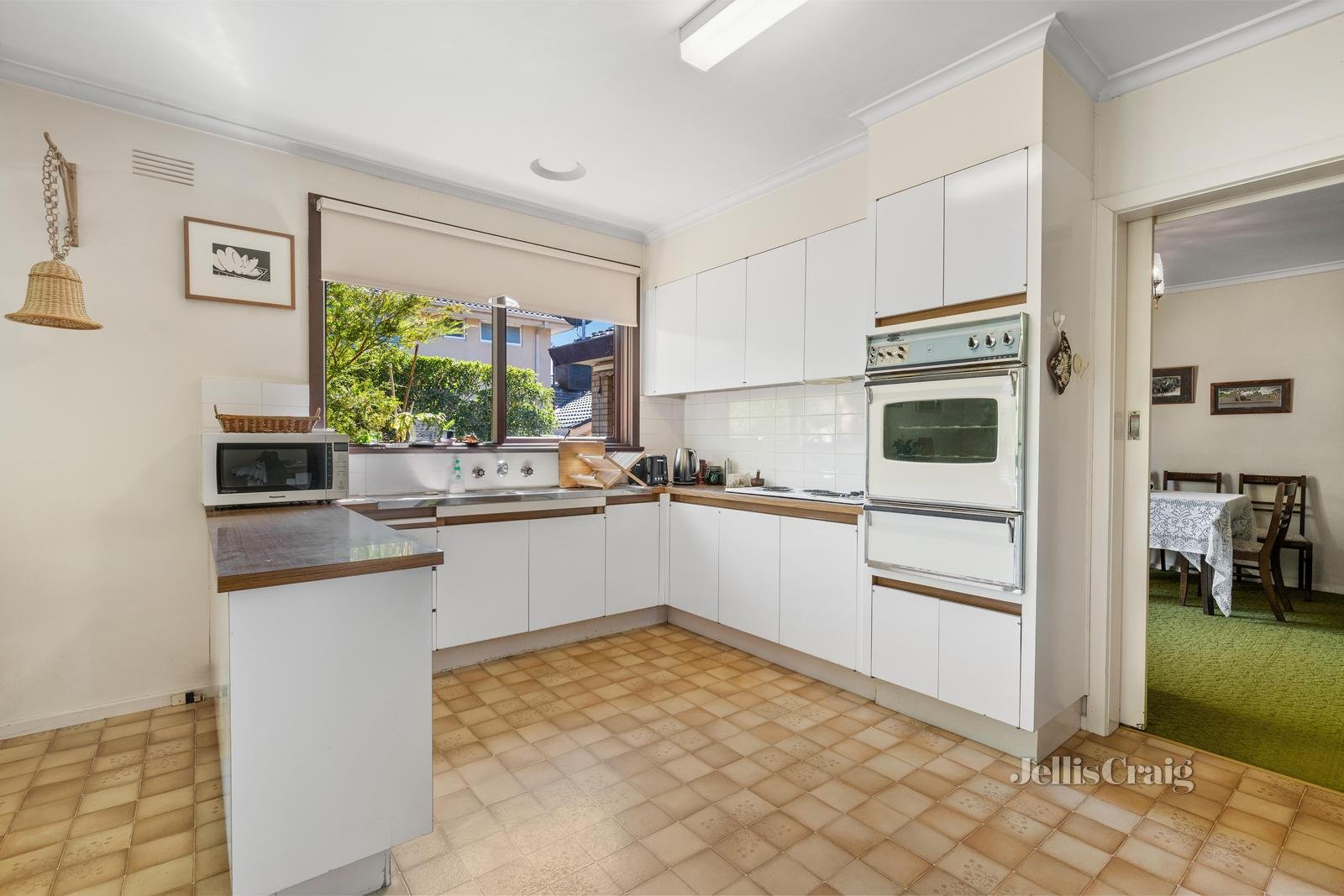 275 Gallaghers Road, Glen Waverley image 3