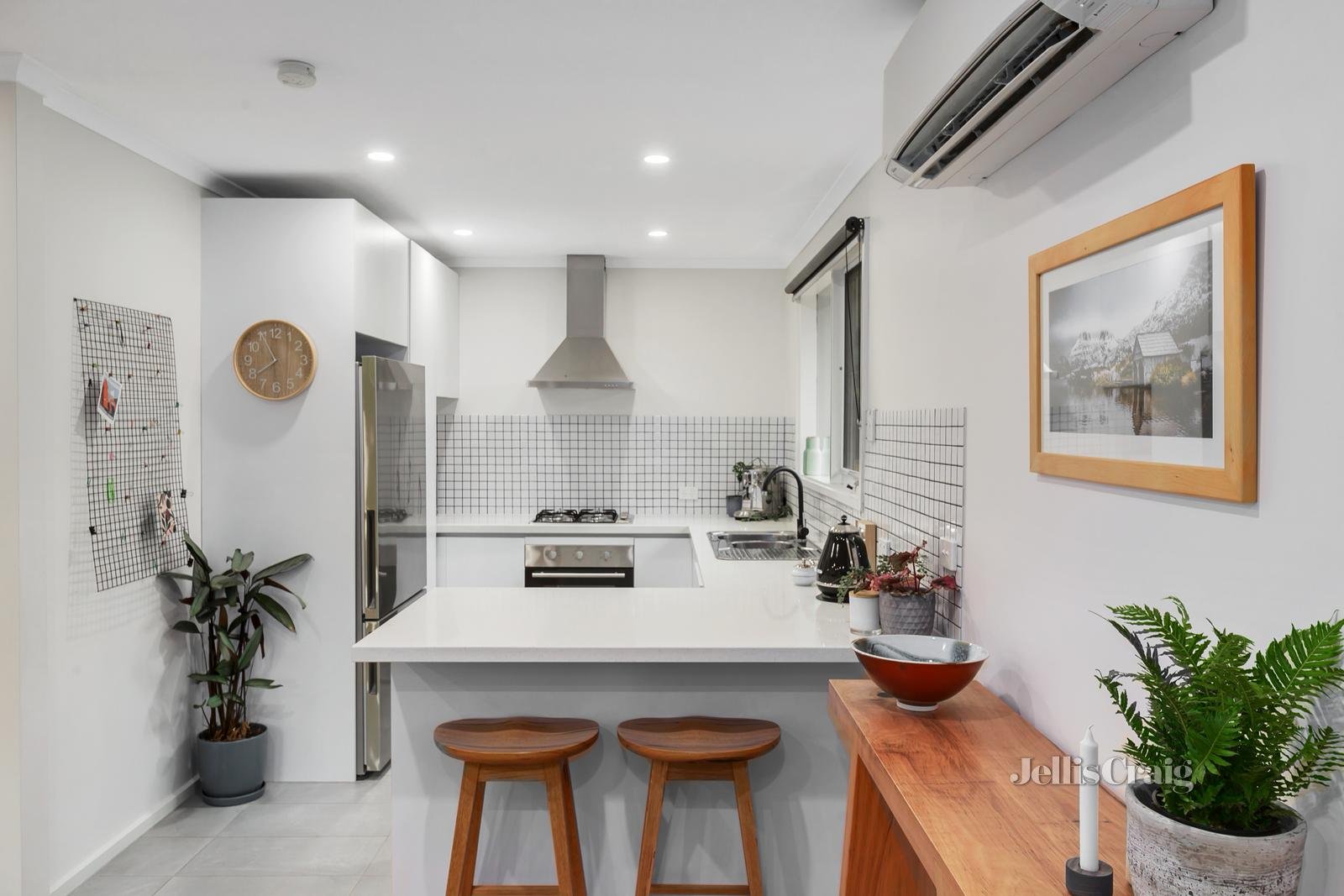 2/75 Napoleon Street, Eltham image 2