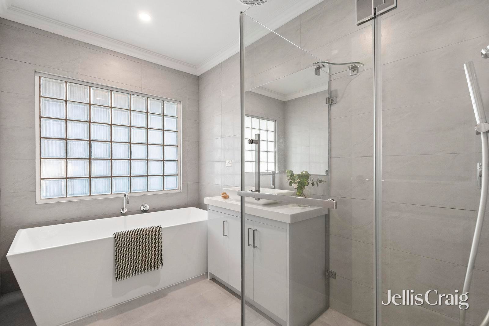 2/75 The Grange, Templestowe image 6