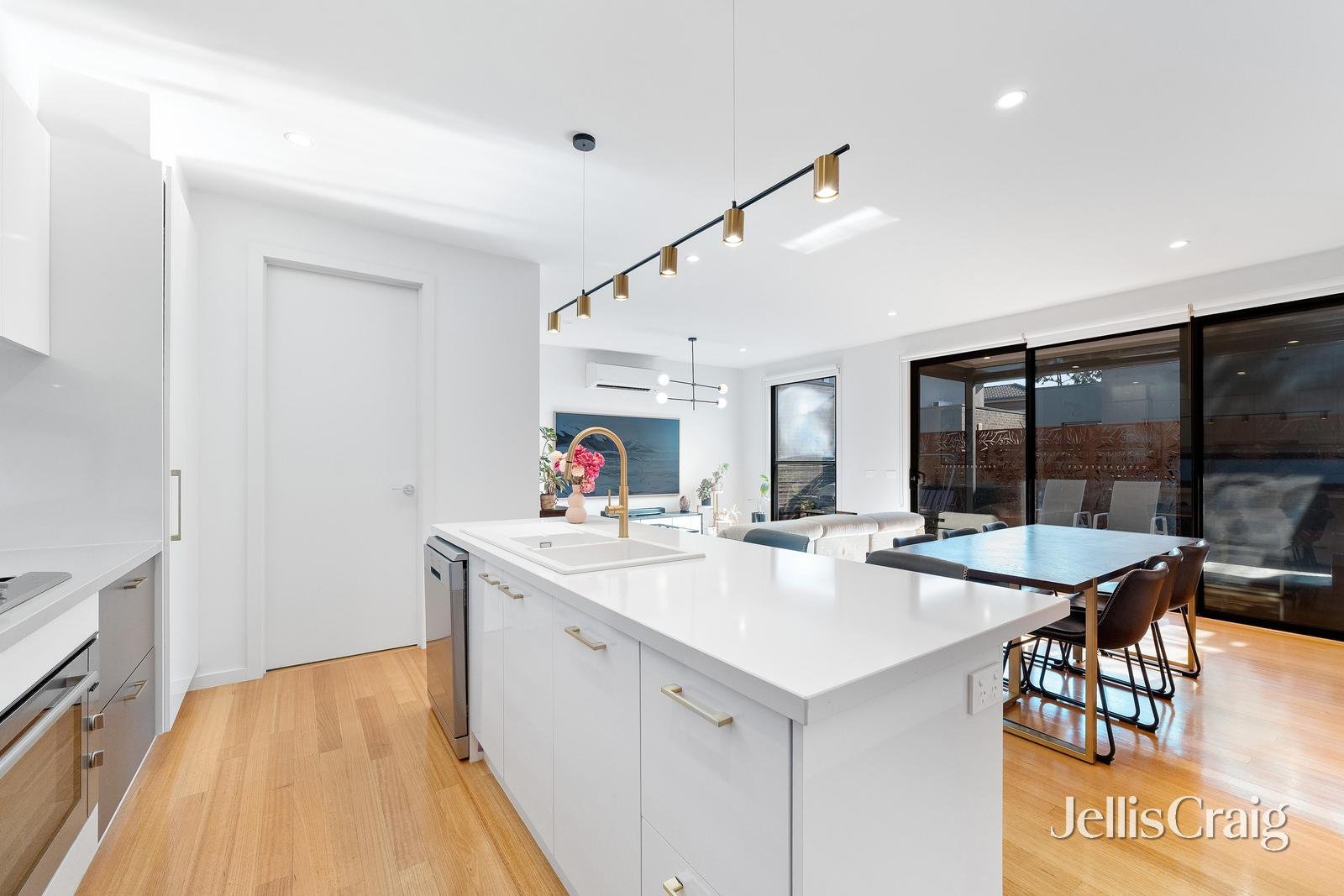 2/76-78 Mahoneys Road, Forest&nbsp;Hill image 4