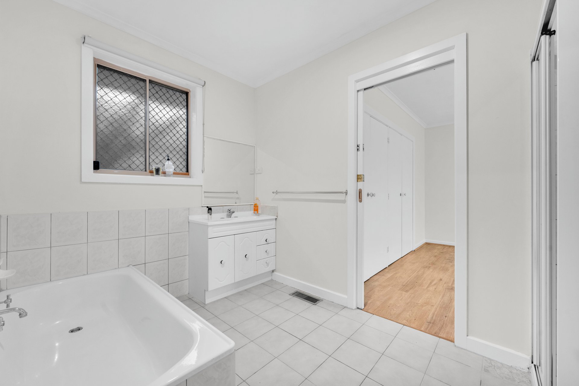 2/76 Cypress Avenue, Glen Waverley image 6