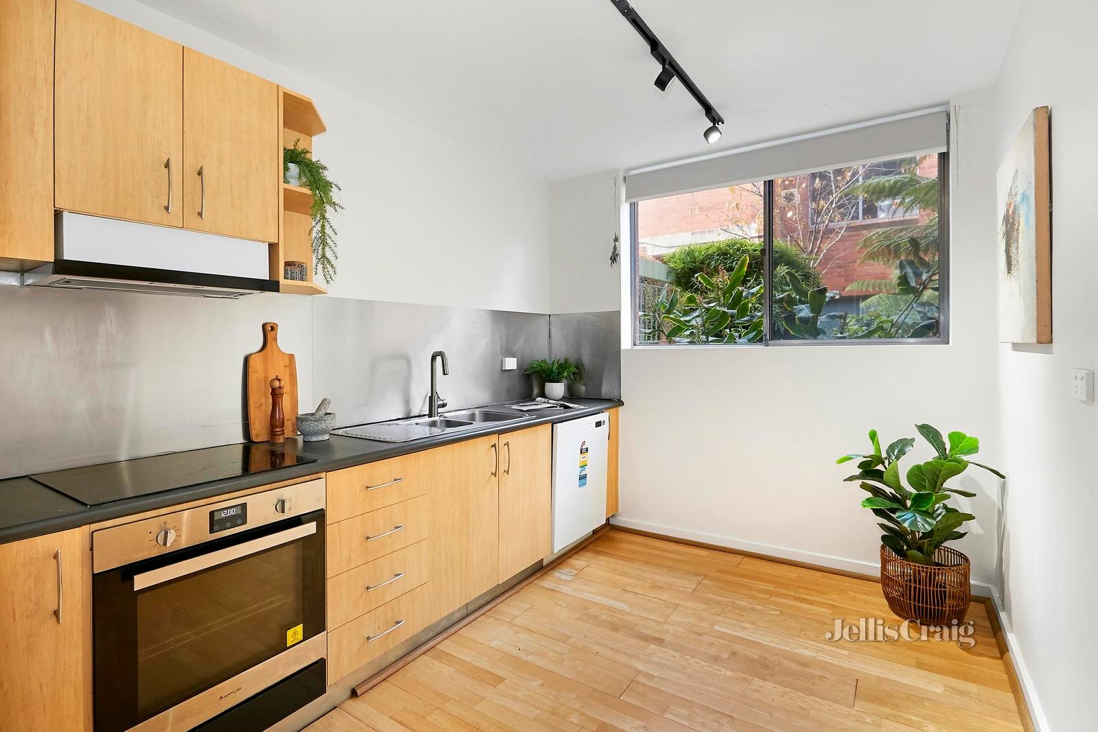 2/76 Haines Street, North Melbourne image 3