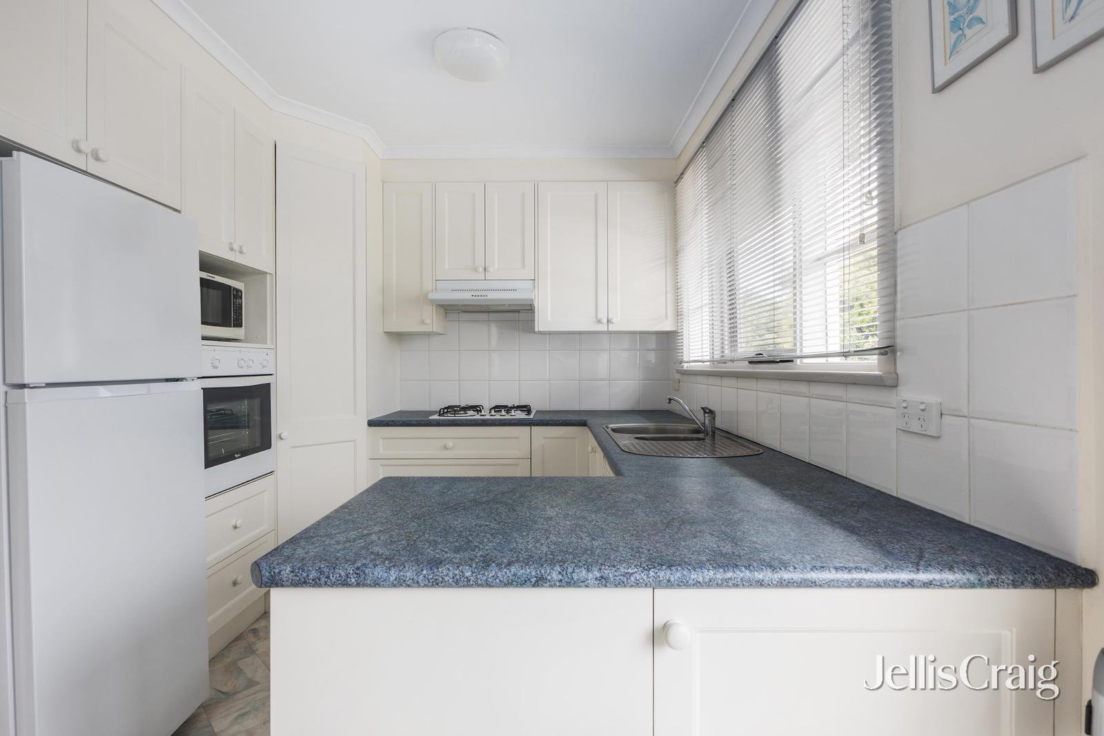 2/762 Whitehorse Road, Mont Albert image 4