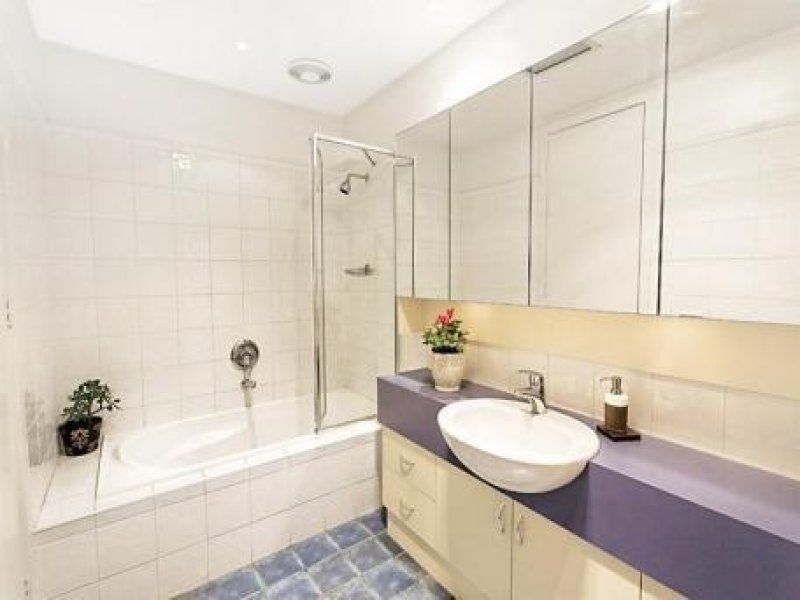 Property Gallery Thumbnail 6