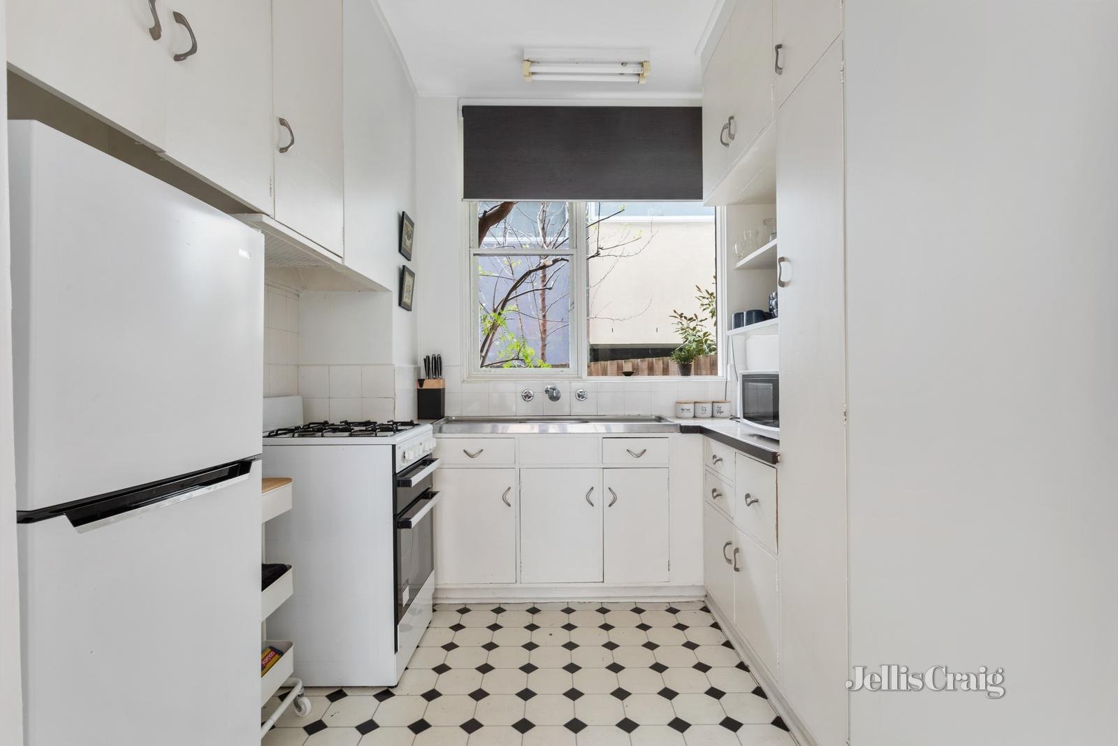 2/76A Campbell Road, Hawthorn East image 4