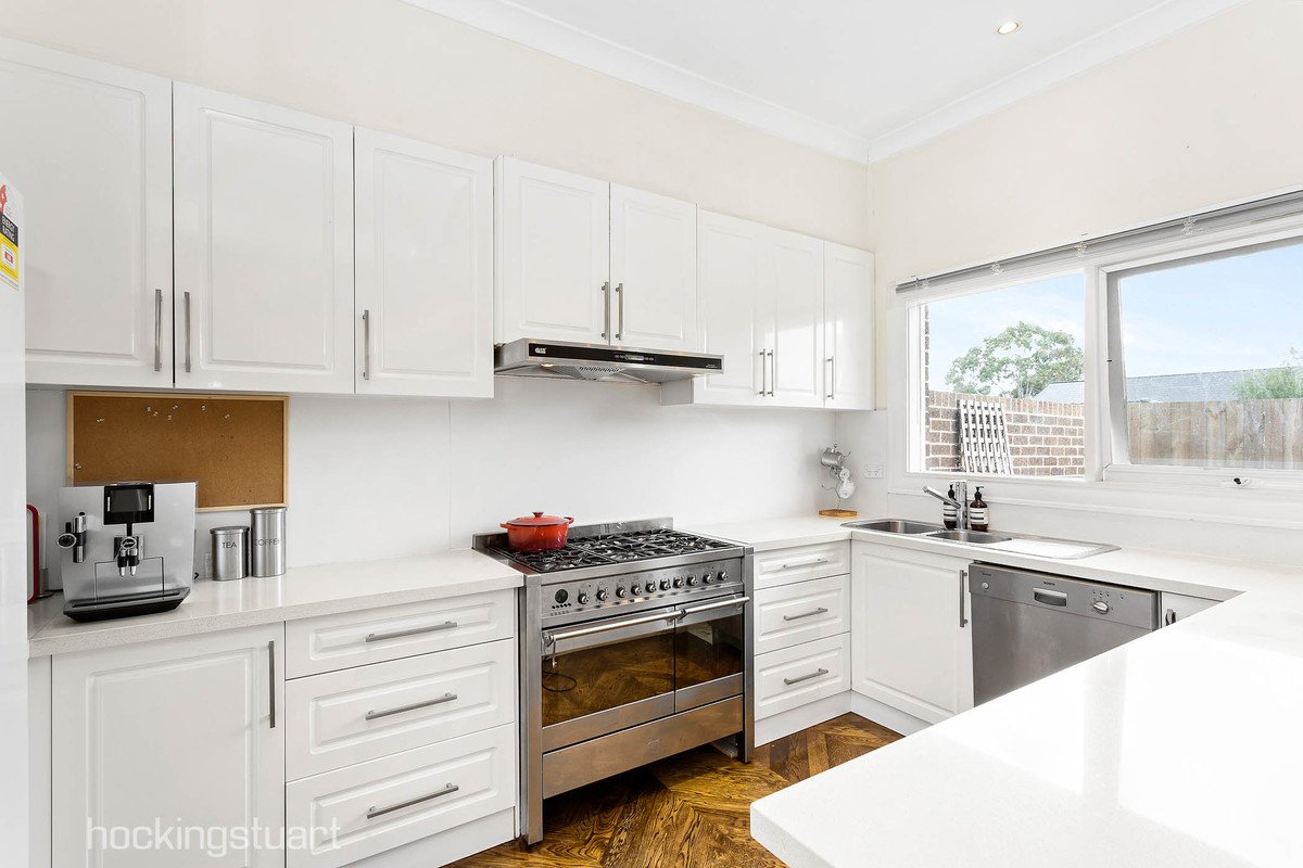 2/77 Aylmer Street, Balwyn North image 5