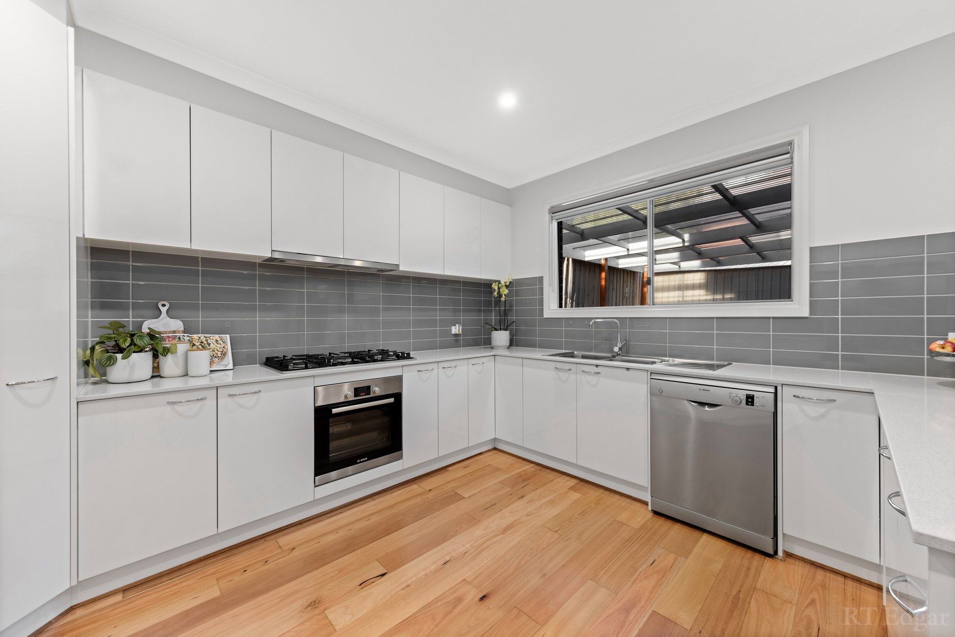 Property Gallery Thumbnail 6