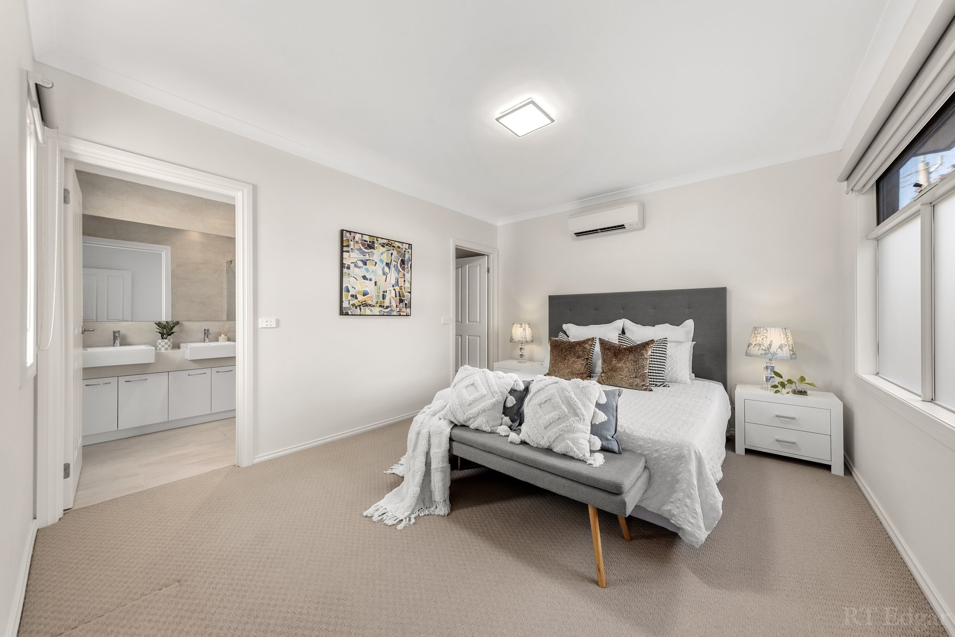 Property Gallery Thumbnail 9