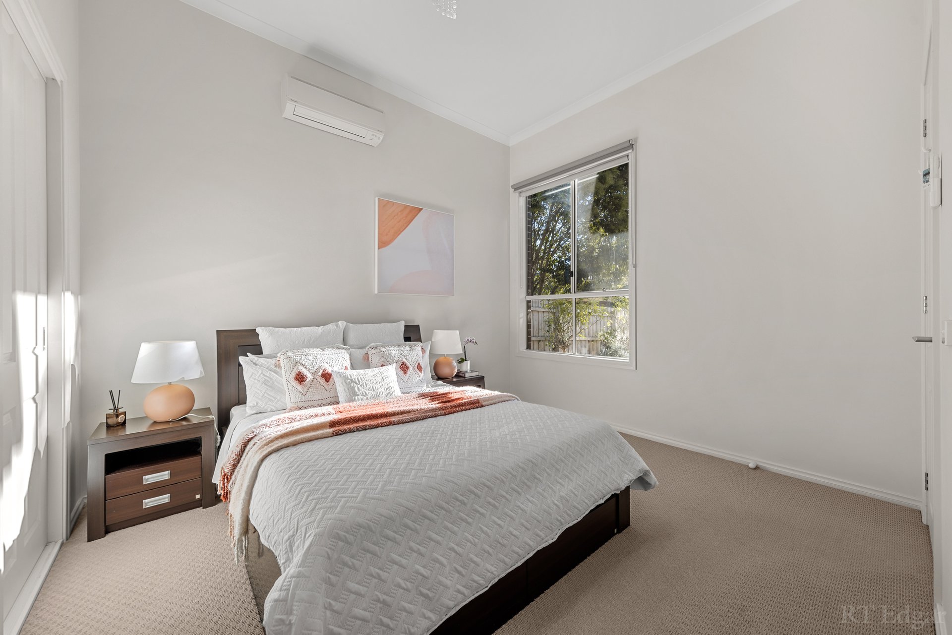 Property Gallery Thumbnail 11
