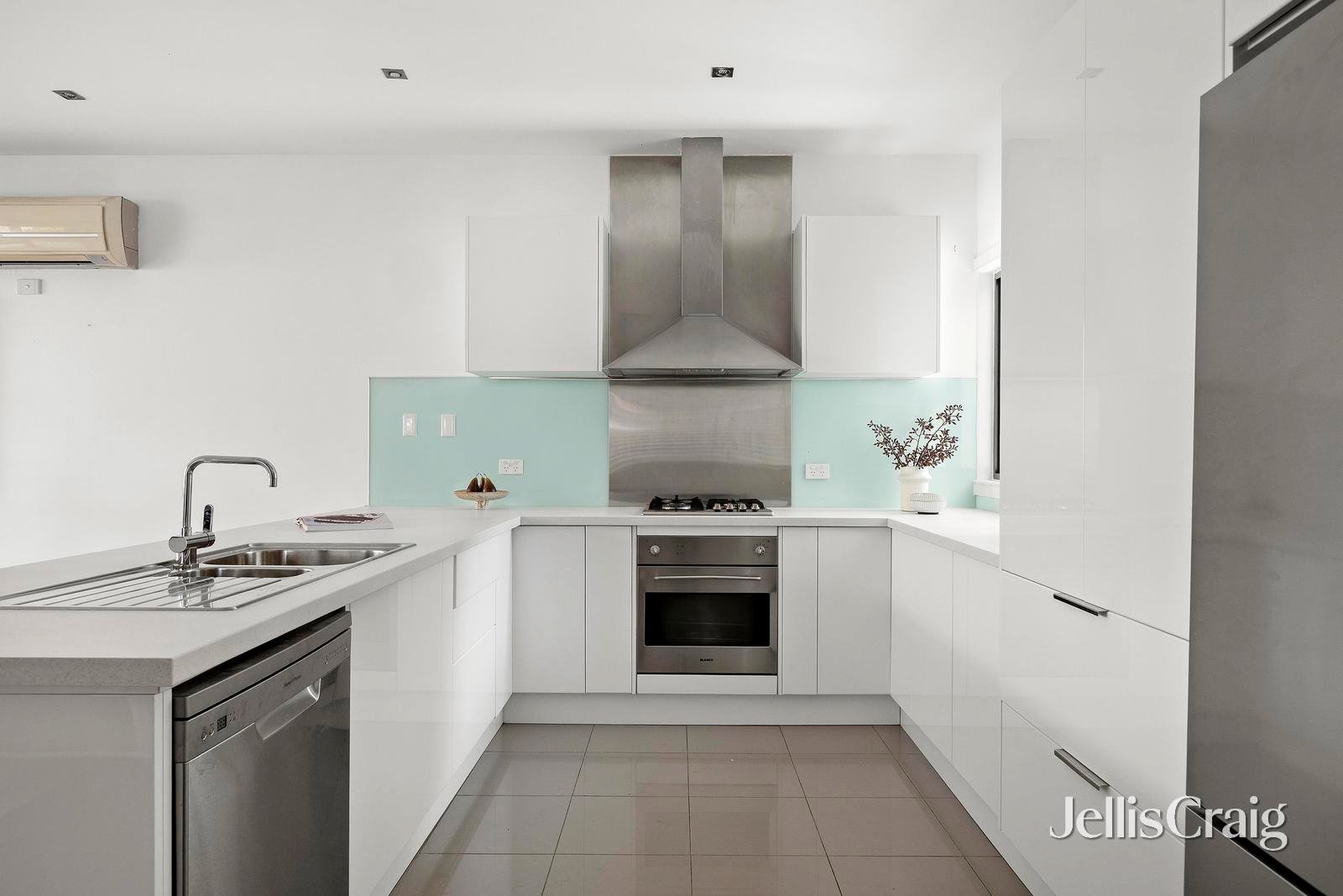 2/77 Epsom Road, Ascot&nbsp;Vale image 3