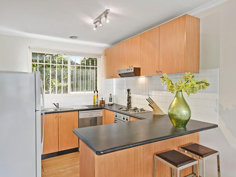 2/77 Harp Road, Kew East image 7