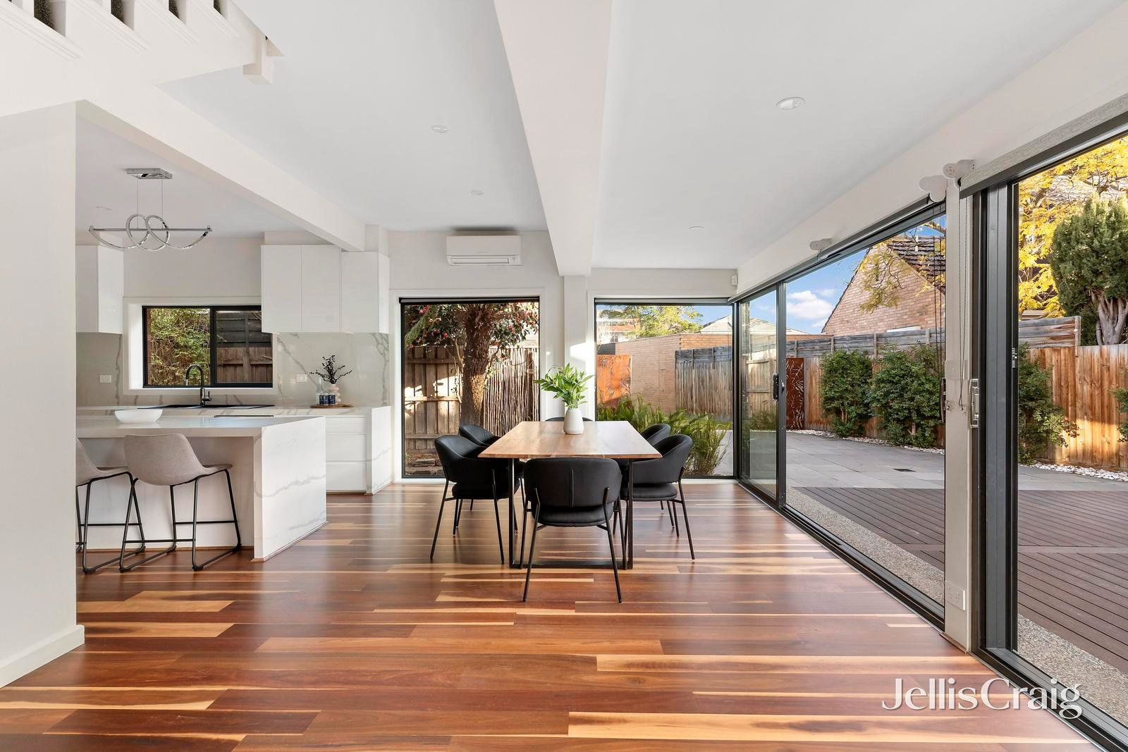 277 Napier Street, Strathmore image 5