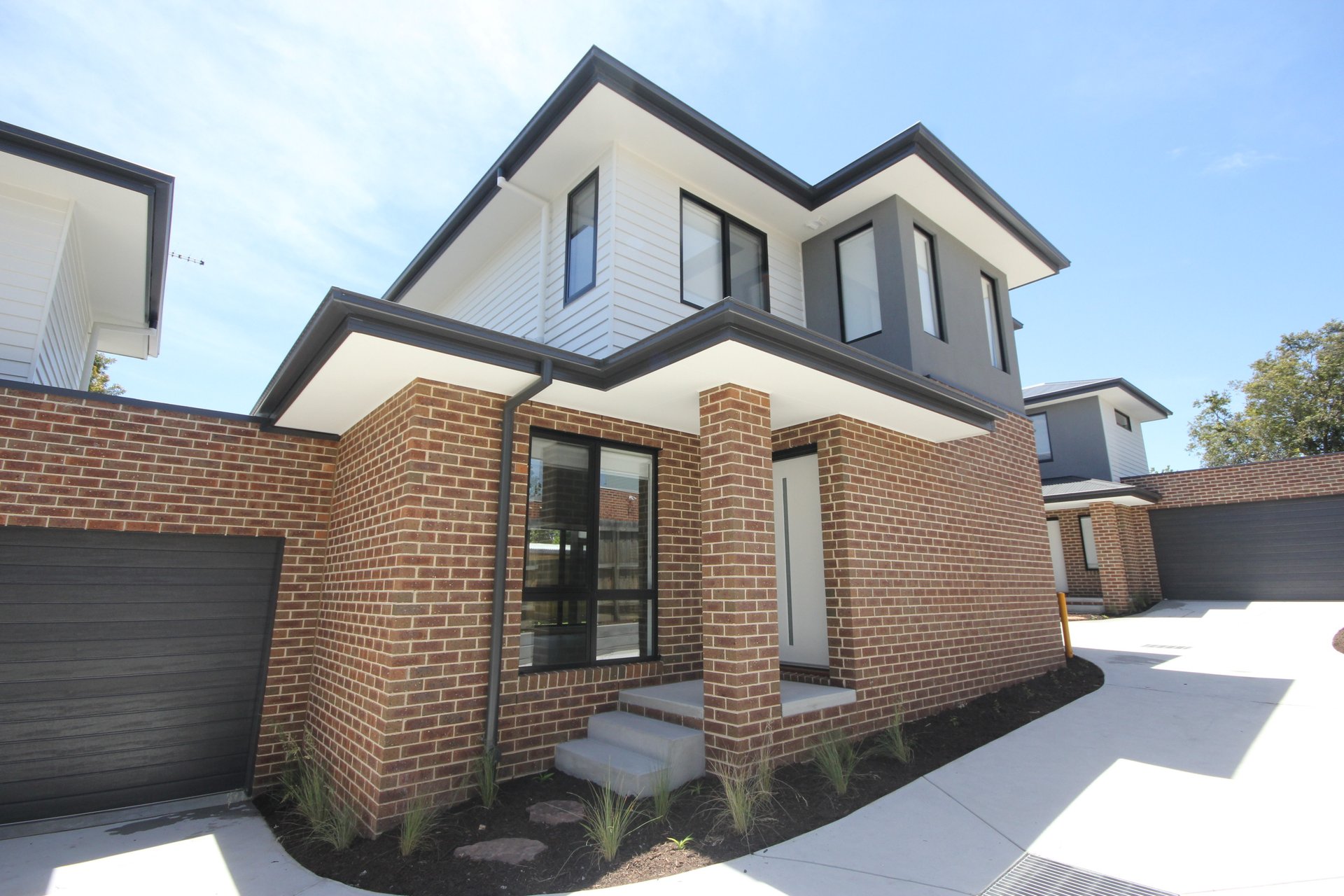 2/77 Wantirna Road, Ringwood
- Print Image 1
