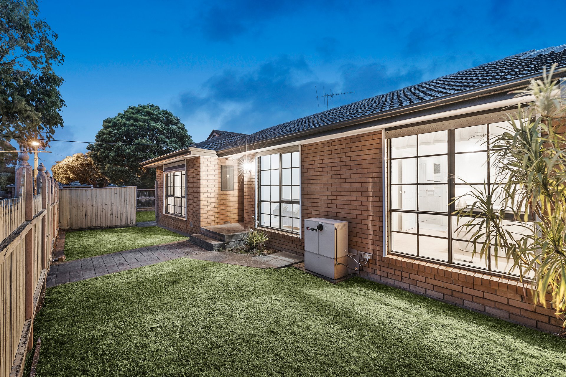 278 Brandon Park Drive, Wheelers Hill image 12