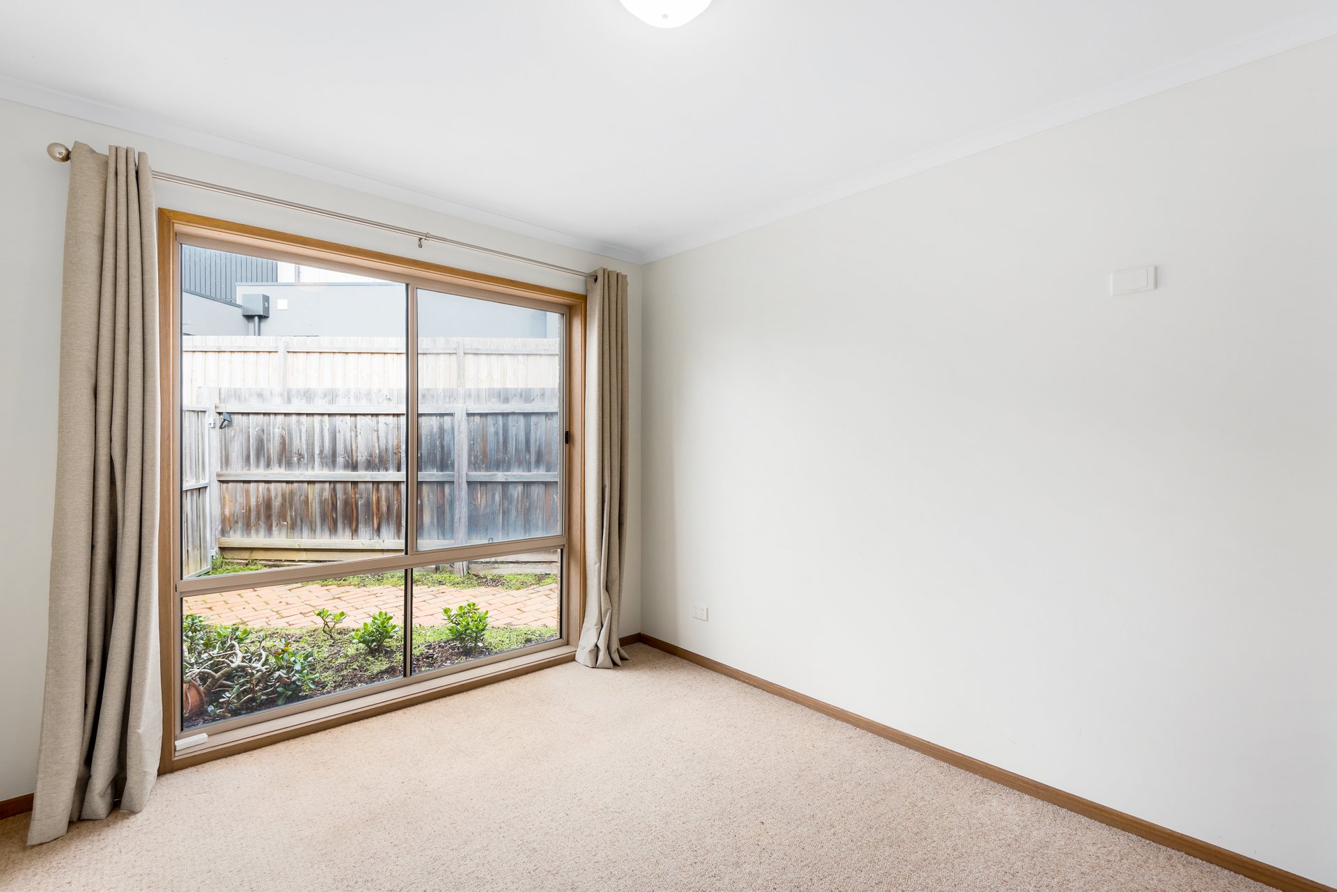 Property Gallery Thumbnail 6