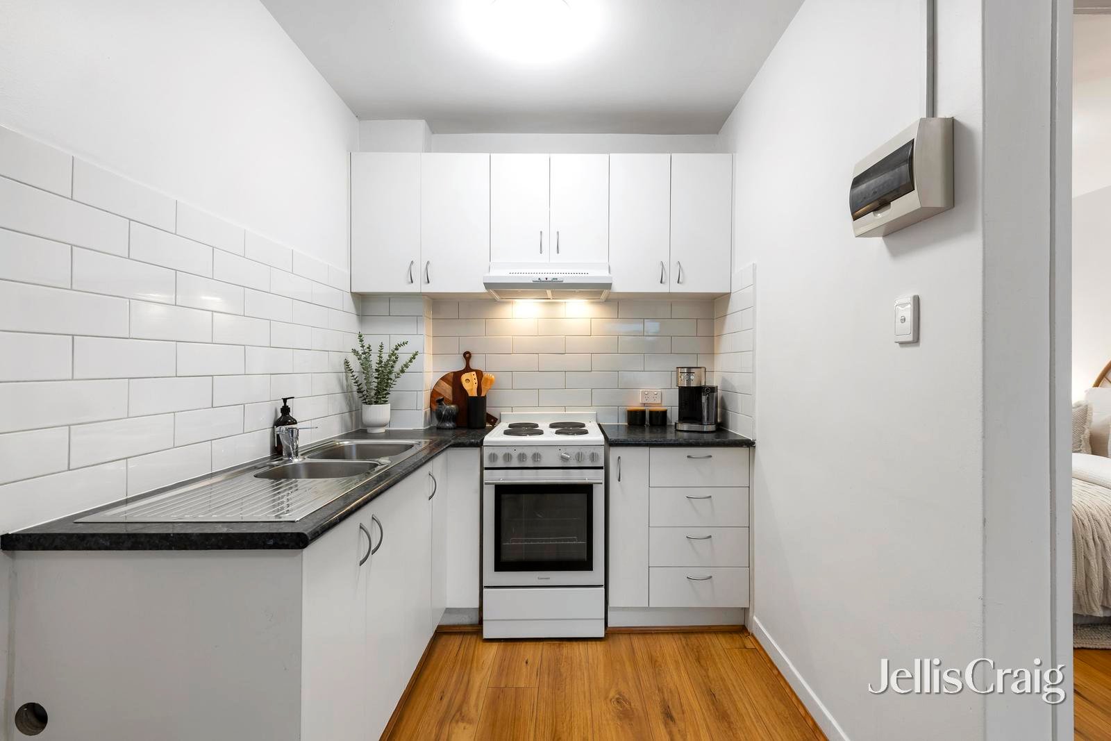 2/78 James Street, Northcote image 6