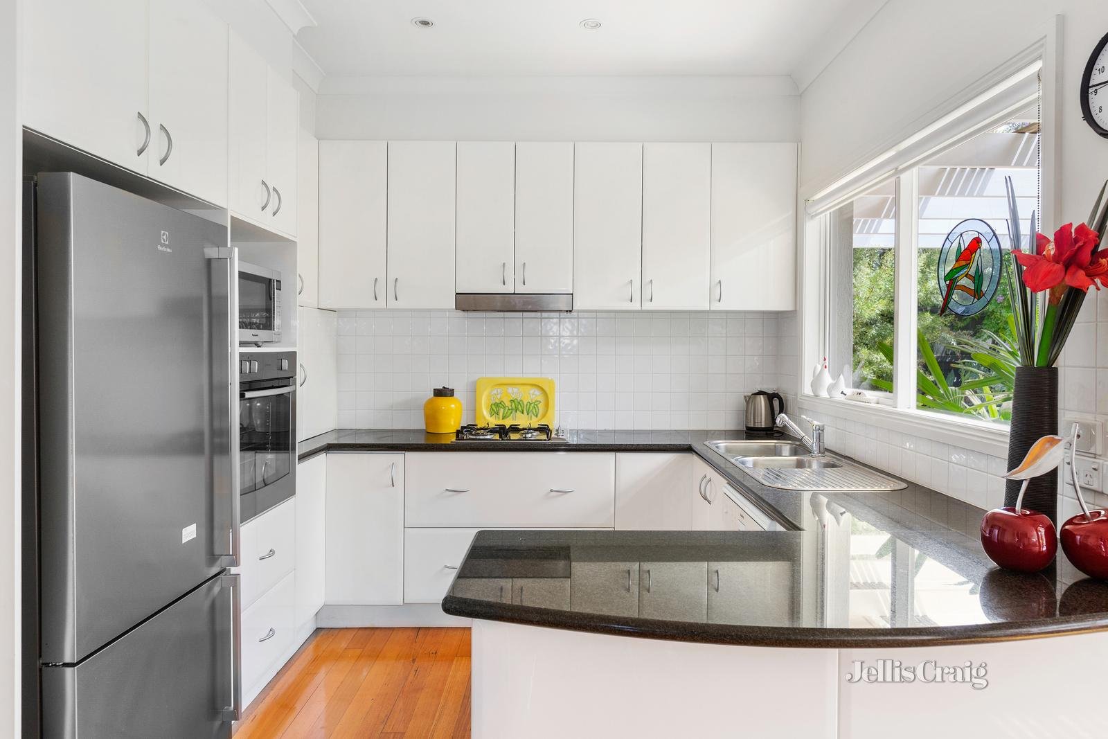 2/78 Middlesex Road, Surrey Hills image 4