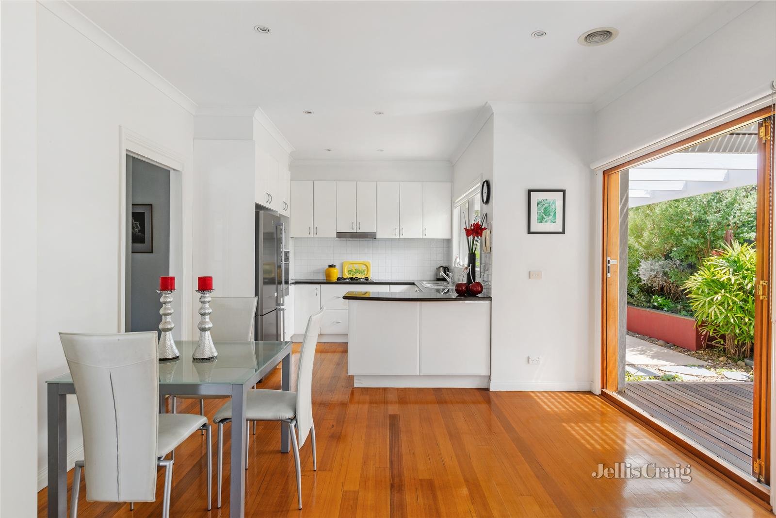 2/78 Middlesex Road, Surrey Hills image 5