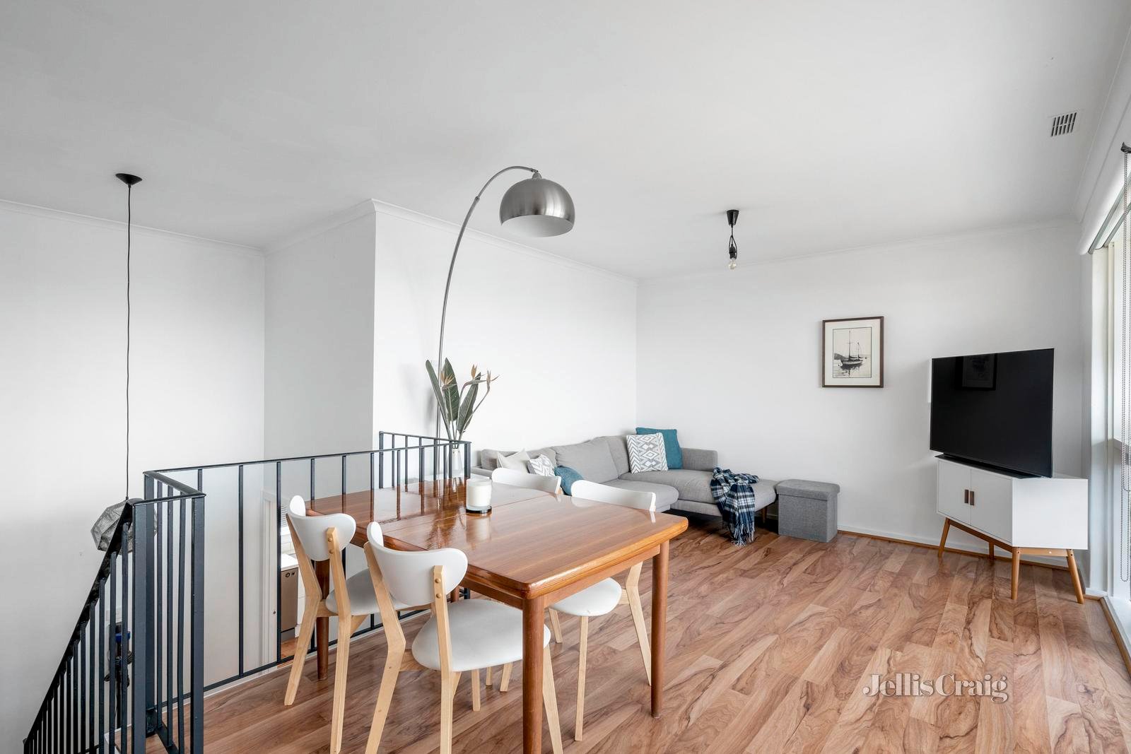 27/8 The Strand, Williamstown image 2