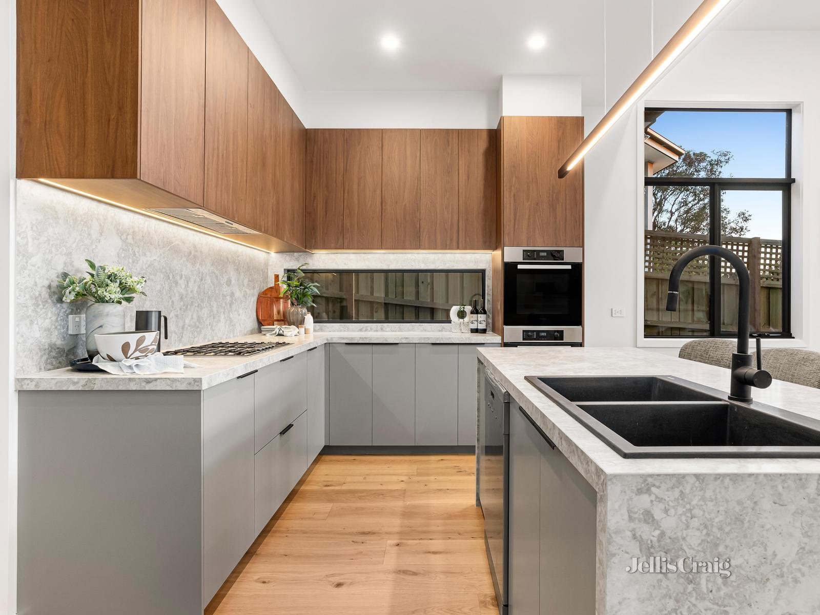 279 Blackburn Road, Doncaster East image 4