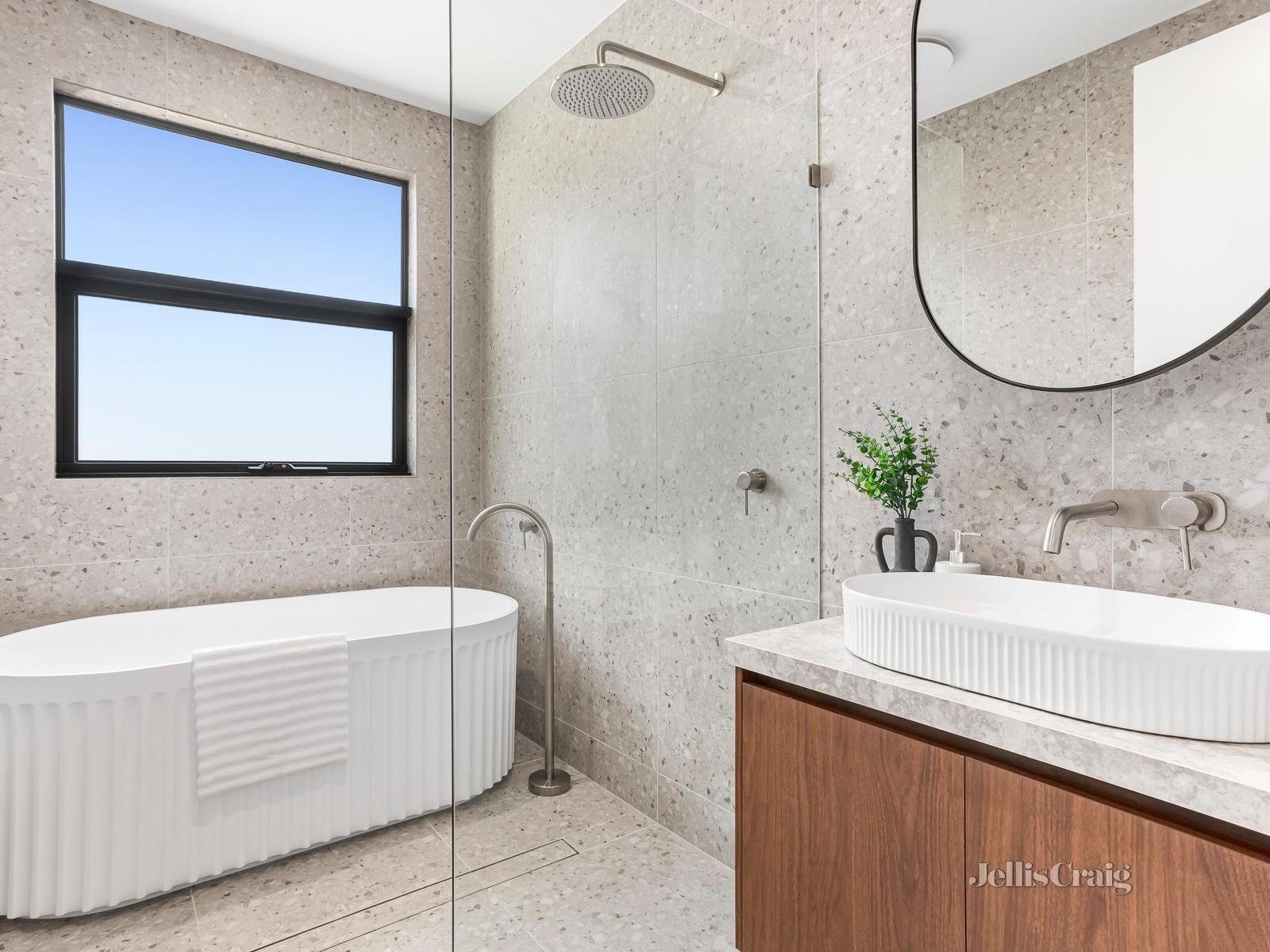 279 Blackburn Road, Doncaster East image 7